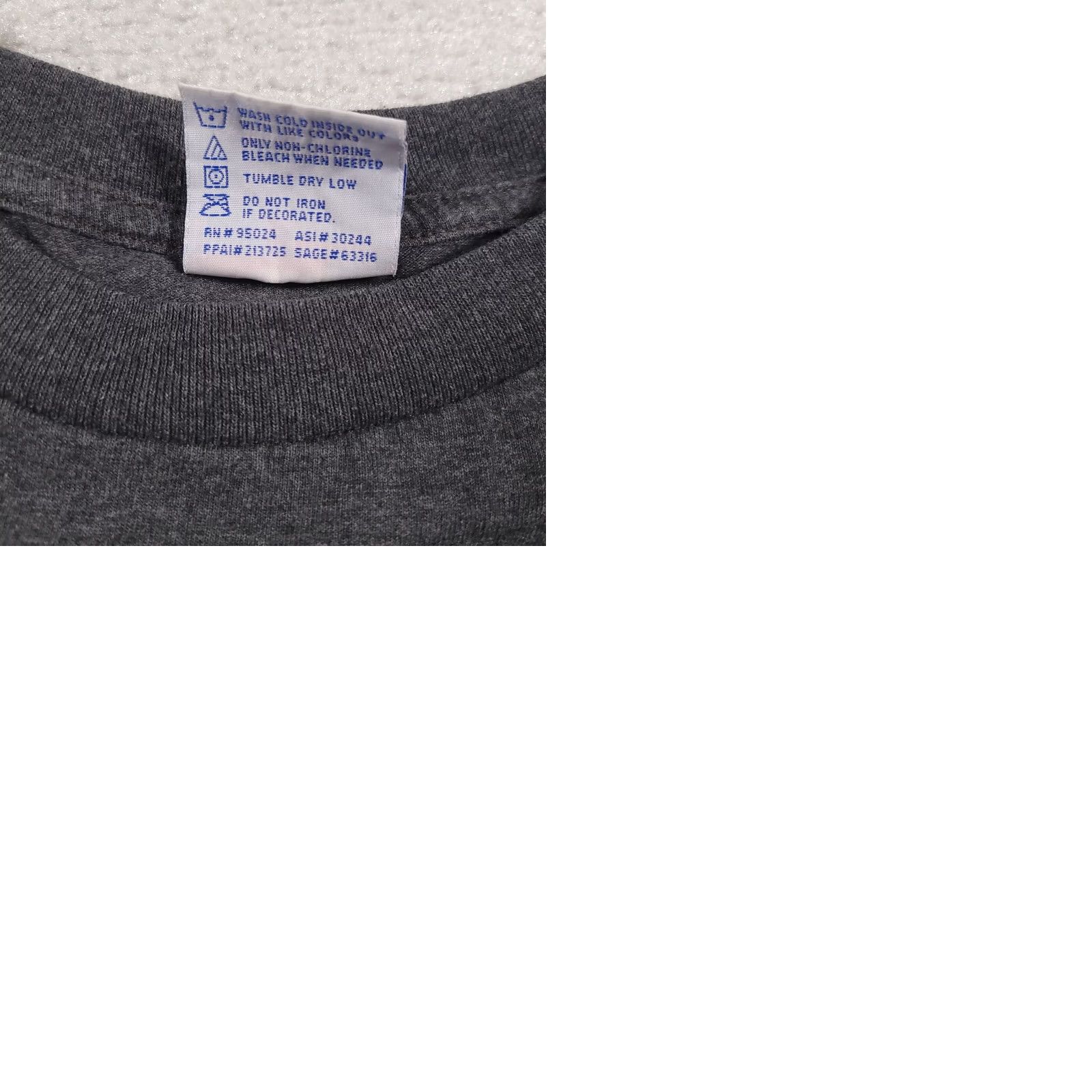 Vintage VINTAGE Bayside's Best Carpenters Local 270 T-Shirt Mens Small Gray Made in USA Size US S / EU 44-46 / 1 - 9 Thumbnail