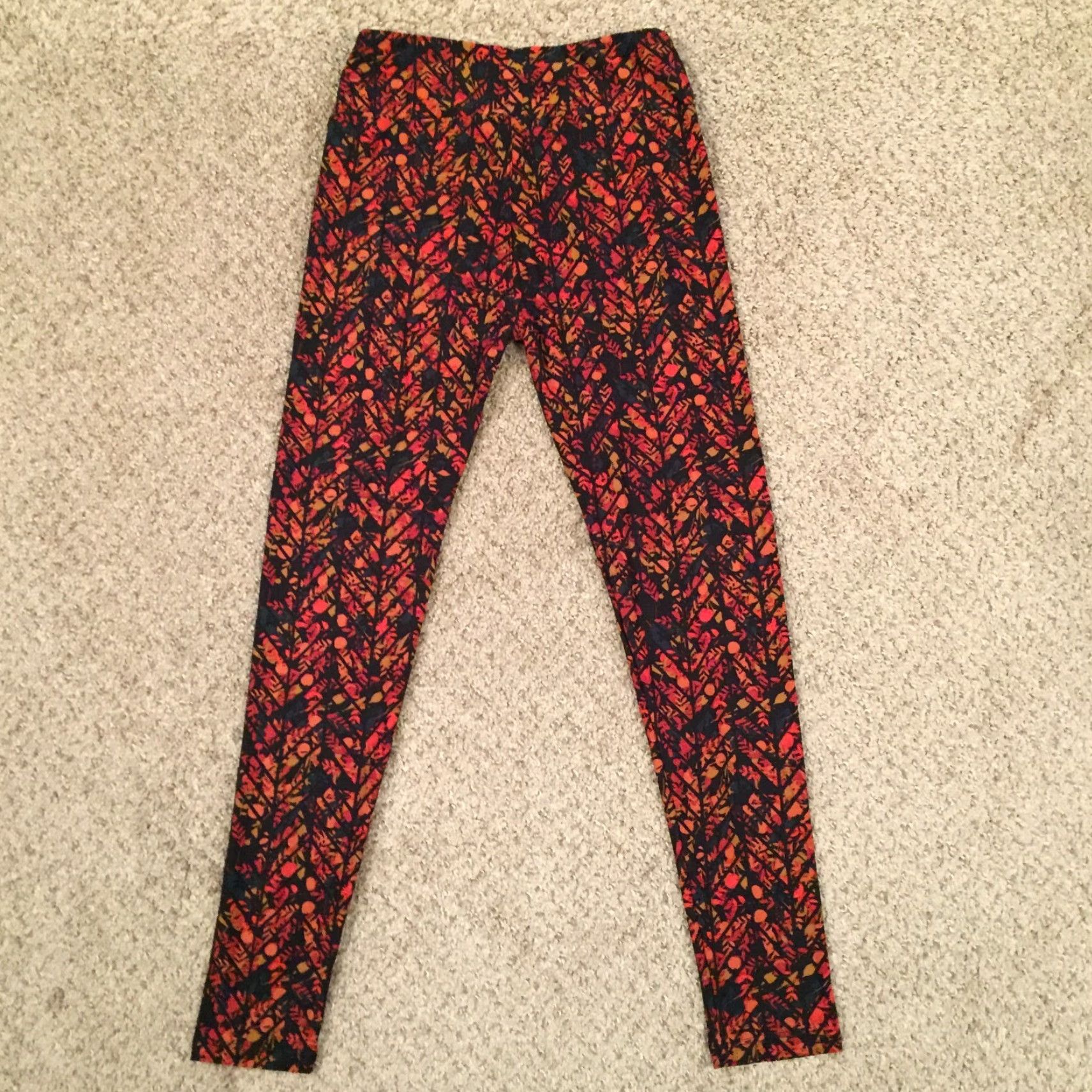 Vintage LuLaRoe Leggings One Size OS Black Orange Floral NWOT Size 42" / US 20 - 6 Thumbnail