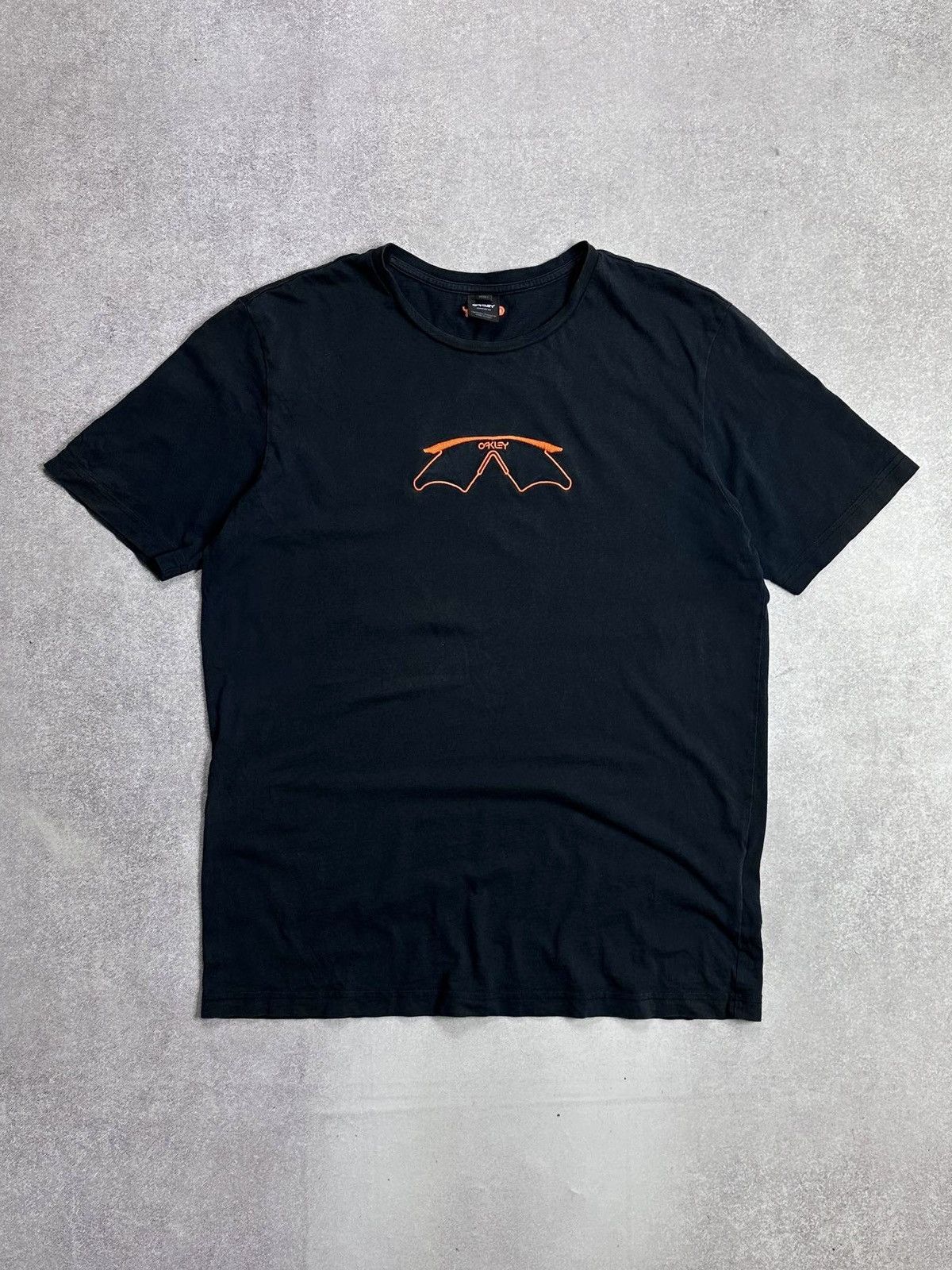Oakley Vinatage Oakley Software Sunglasses T-shirt L Size US L / EU 52-54 / 3 - 1 Thumbnail