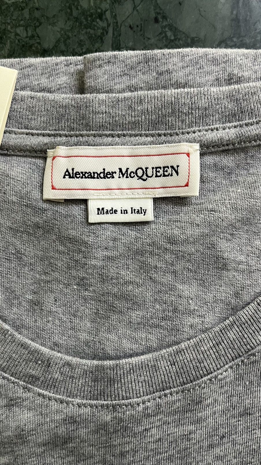 Alexander McQueen Alexander McQueen embroidered logo with dragon print tshirt Size US M / EU 48-50 / 2 - 2 Thumbnail