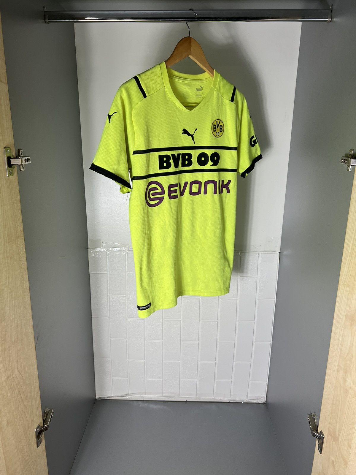 Puma VINTAGE PUMA FC BORUSSIA DORTMUND GERMANY SOCCER JERSEY Y2K Size US M / EU 48-50 / 2 - 4 Thumbnail