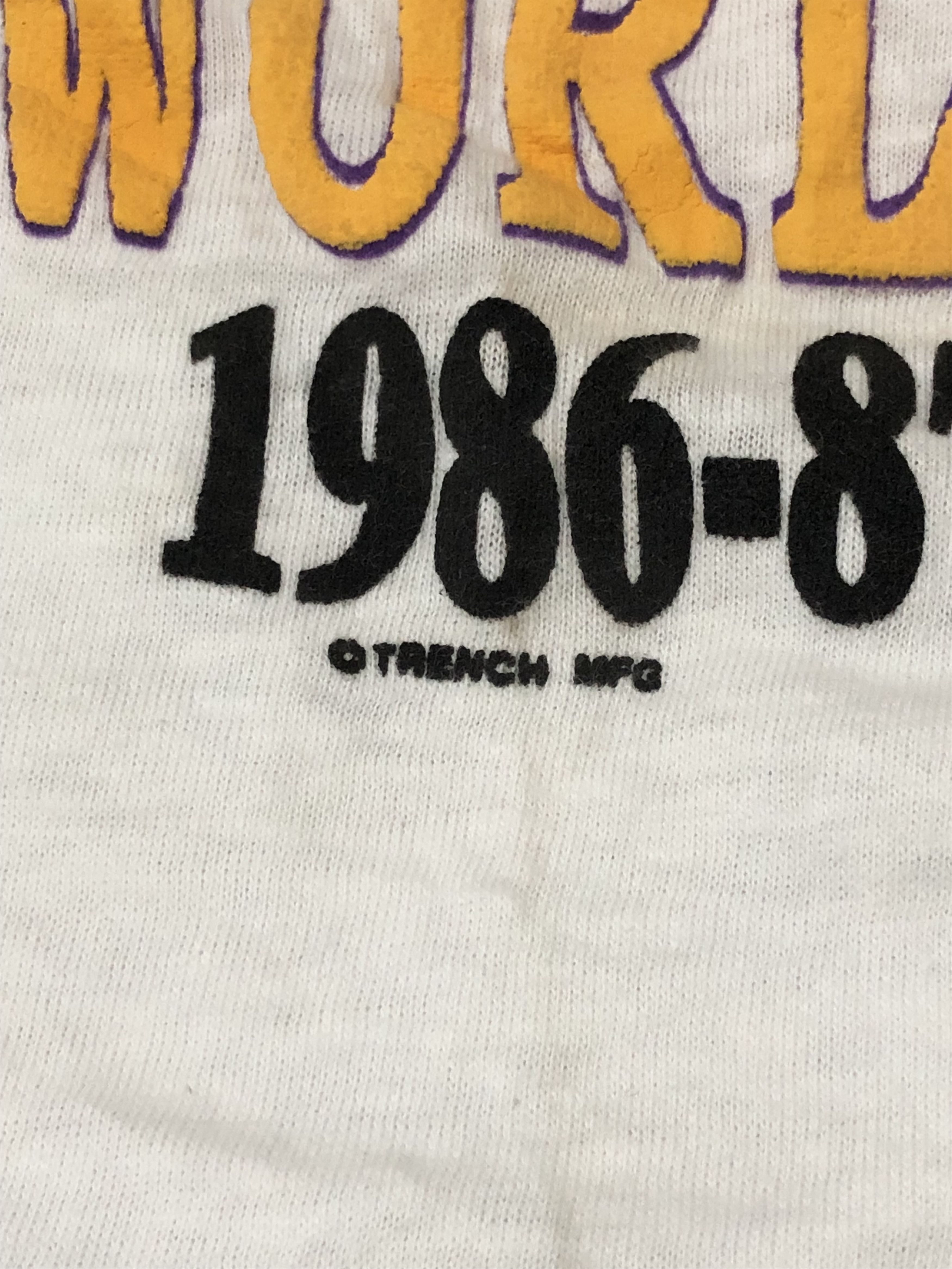 NBA × Vintage Vintage NBA World Champions L.A Lakers Tshirt Size US L / EU 52-54 / 3 - 4 Thumbnail