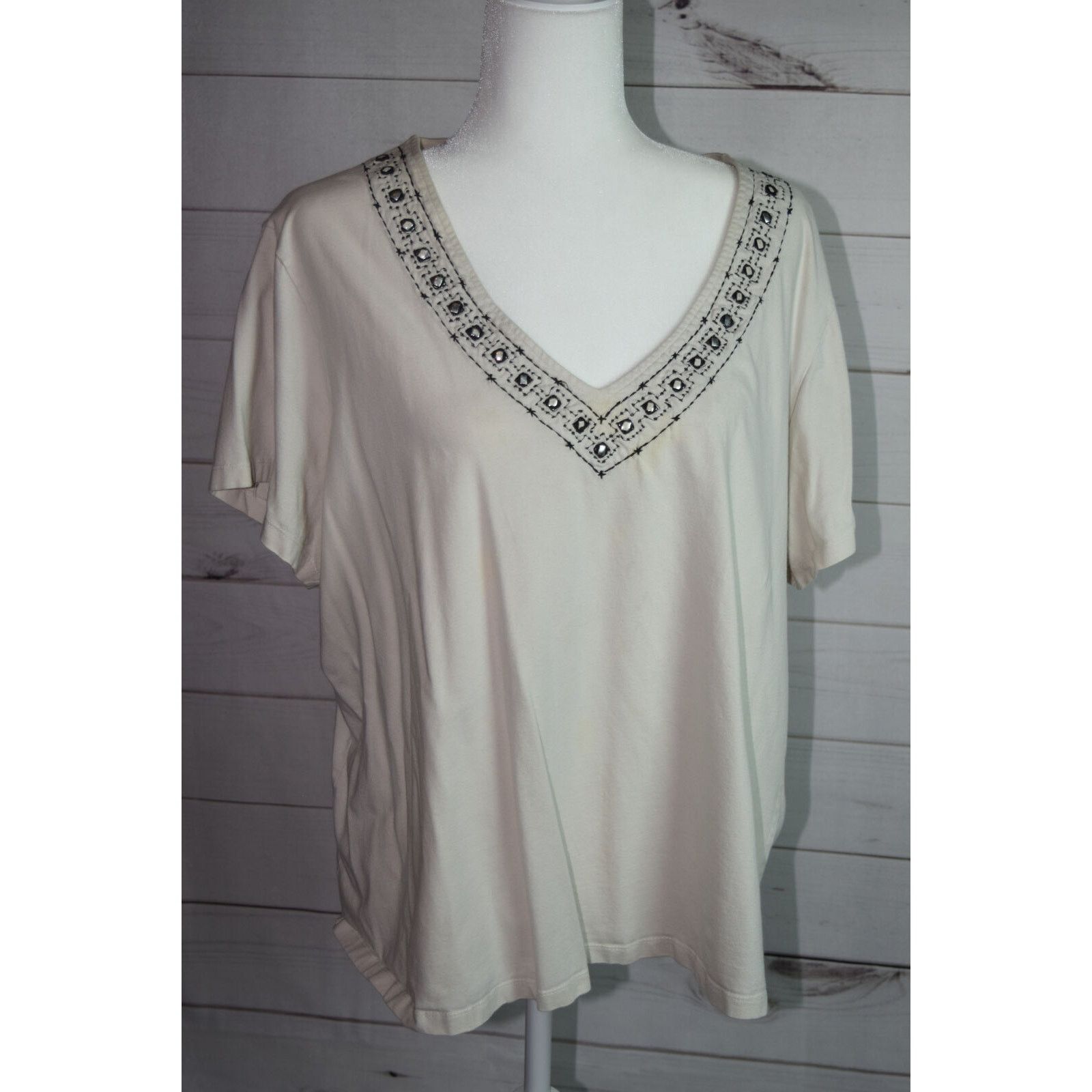 Vintage Choices Woman Embroidered Beaded V-Neck SS Cotton Top SZ 2X Size XXL / US 16-18 / IT 52-54 - 1 Thumbnail