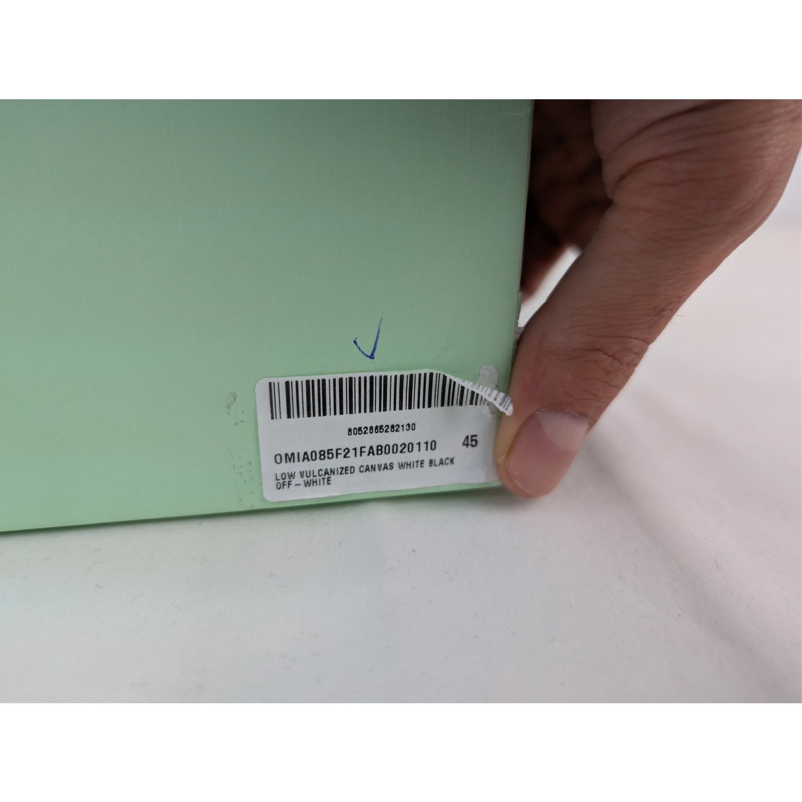 Off-White o1rshd1 Low Vulcanized Canvas Sneakers in White / Black Size US 12 / EU 45 - 21 Thumbnail