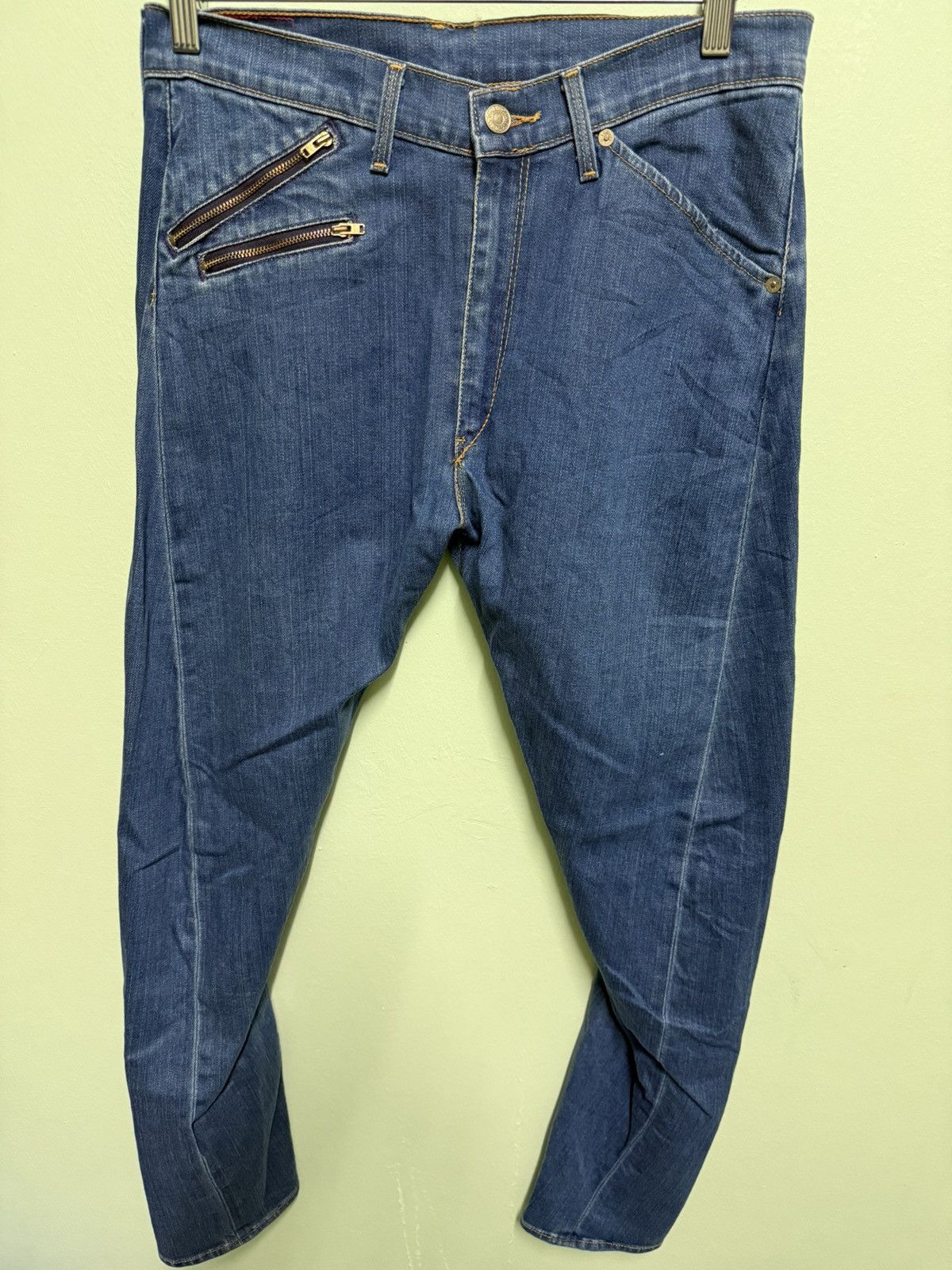 Levi's Vintage Levis Red Twisted Leg Size US 32 / EU 48 - 3 Thumbnail