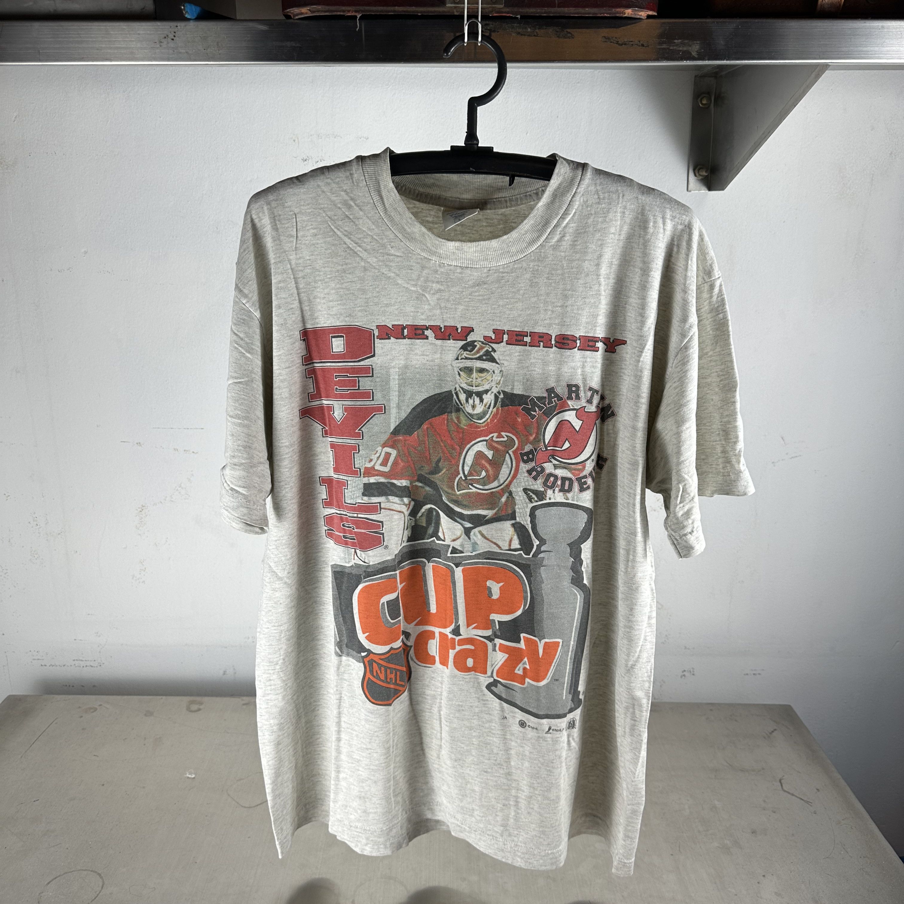 Vintage ​​​90s Martin Brodeur New Jersey Devils NHL Hockey T-Shirt Size US XL / EU 56 / 4 - 1 Thumbnail