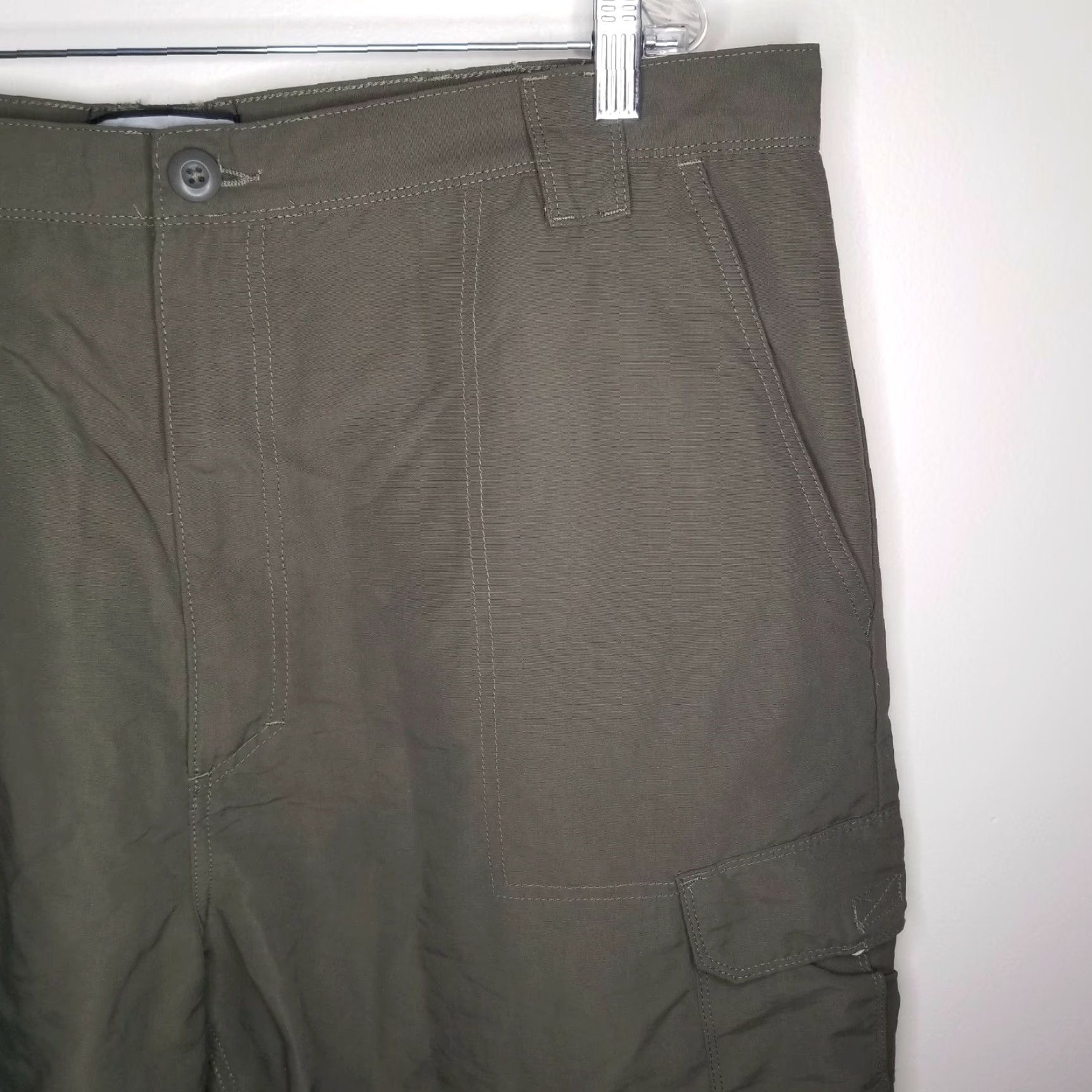 Wrangler Wrangler Cargo Shorts Mens Green Size 40 Regular Size US 40 / EU 56 - 2 Thumbnail