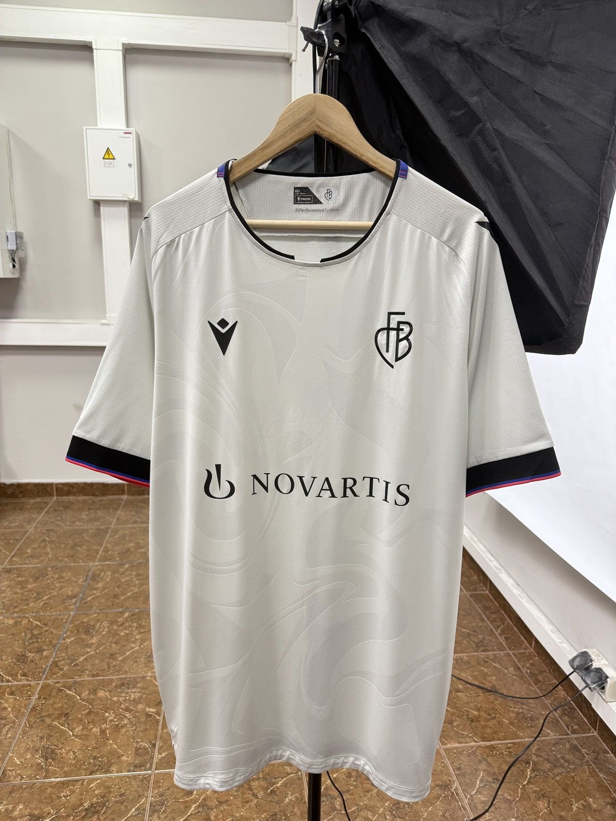 Macron 🇨🇭 2023/24 Macron FC Basel Away Jersey Soccer 1893 Rare Y2K Size US XXL / EU 58 / 5 - 1 Thumbnail