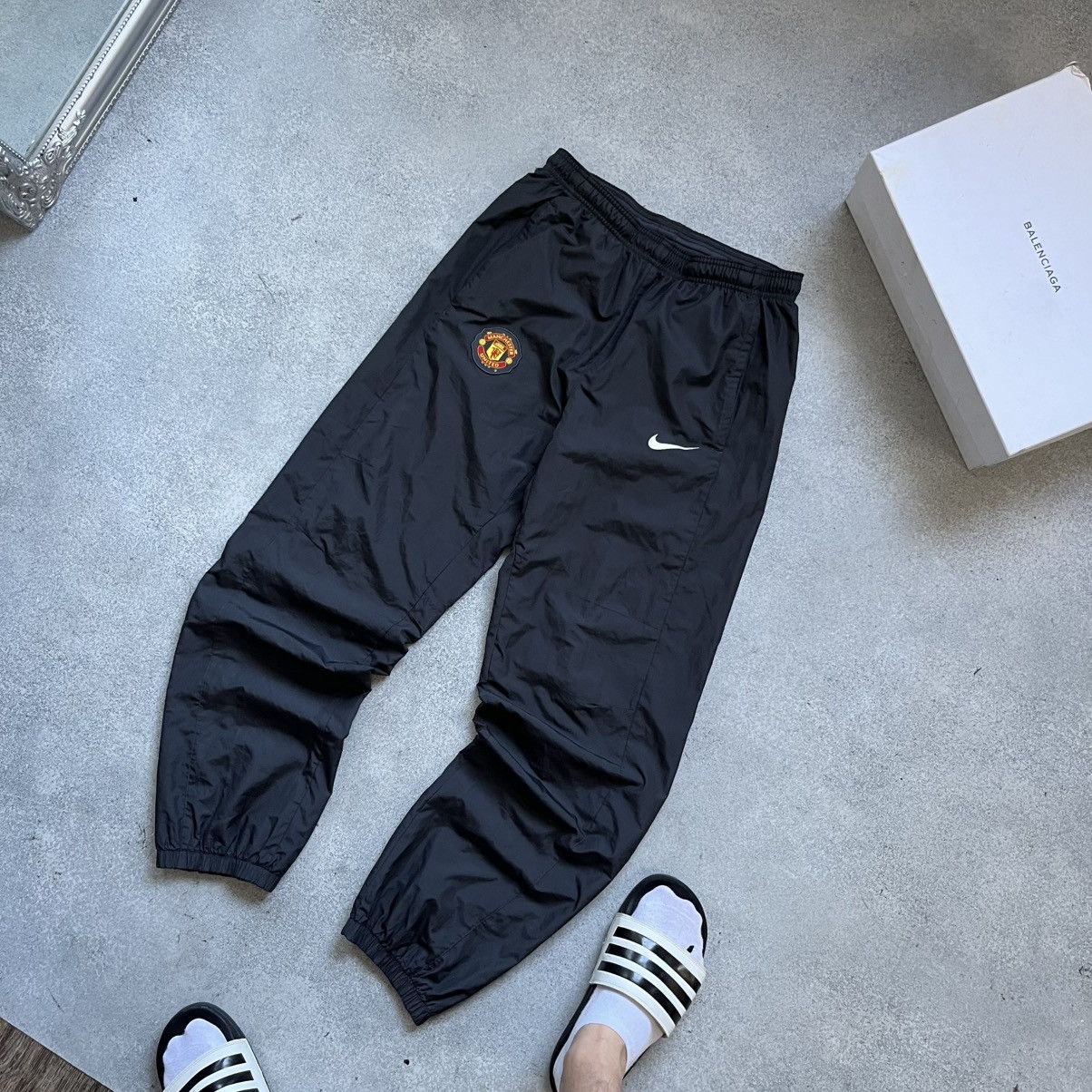 Nike Trackpants Nike Vintage Manchester United Drip Drill Style Size US 30 / EU 46 - 2 Thumbnail