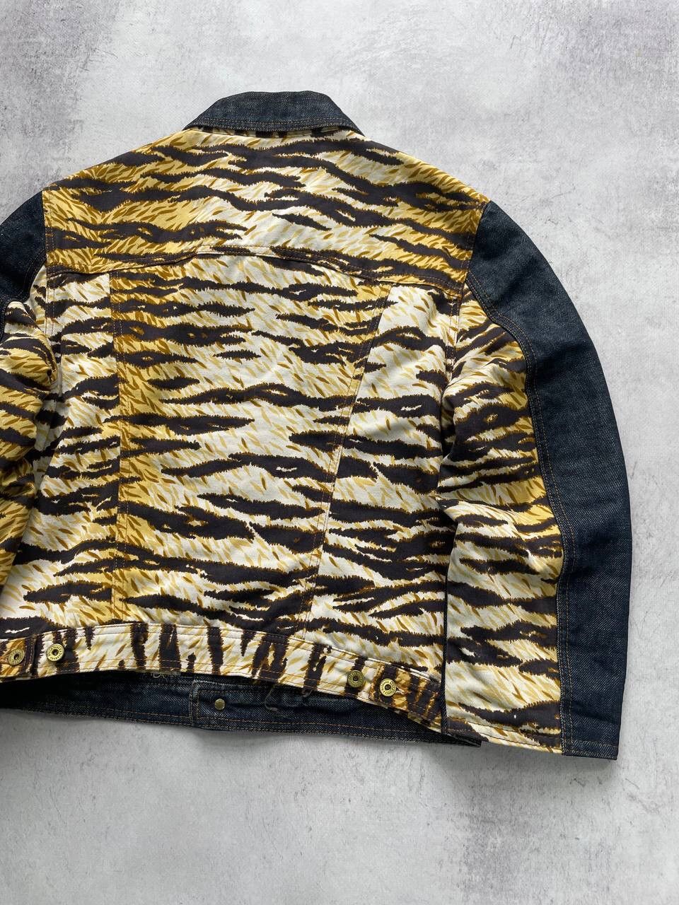 Dolce & Gabbana × Japanese Brand × Vintage Vintage Crazy Dolce & Gabbana Denim Tiger Jacket Y2K Size S / US 4 / IT 40 - 7 Thumbnail