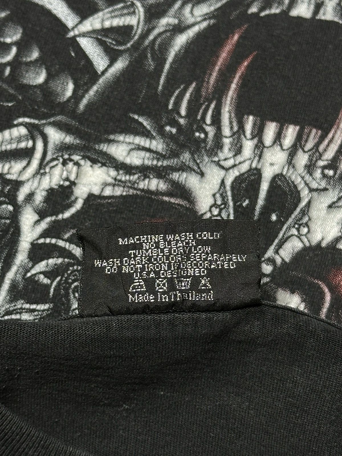 Affliction Vintage Rock Glow in the Dark Skull T-Shirt Size US M / EU 48-50 / 2 - 7 Thumbnail