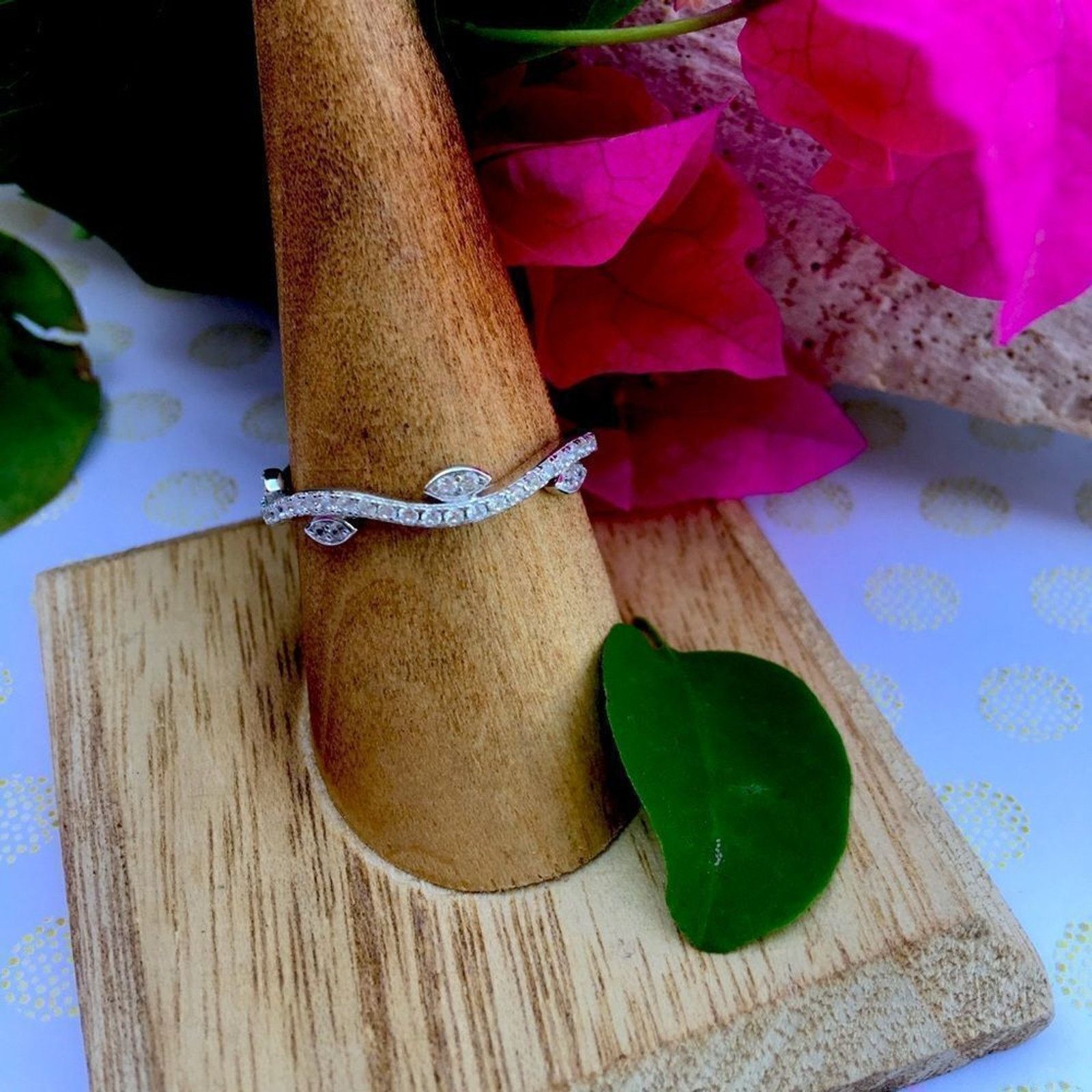 The Unbranded Brand Sterling Silver Wavy Vines Clear CZ Ring Size ONE SIZE - 1 Thumbnail