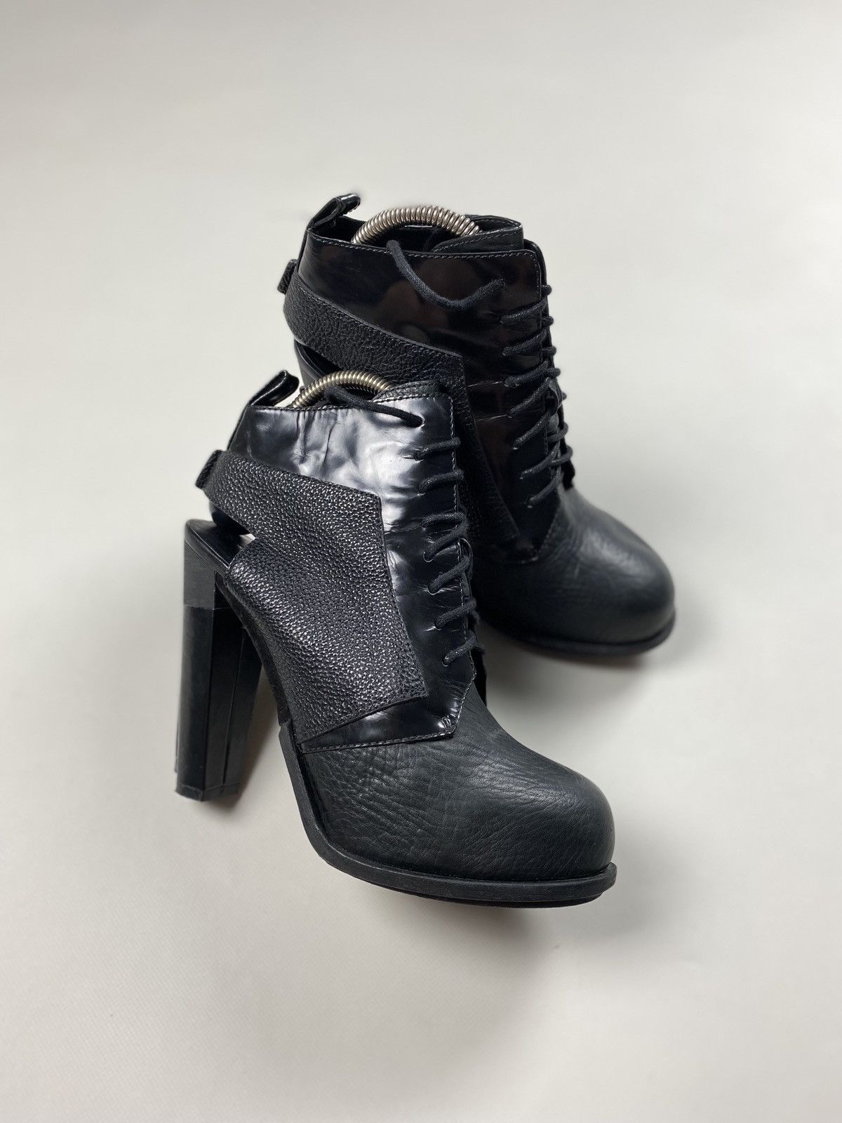 Alexander Wang Alexander Wang ladies leather ankle heeled boots size 39 Size US 9 / IT 39 - 14 Thumbnail