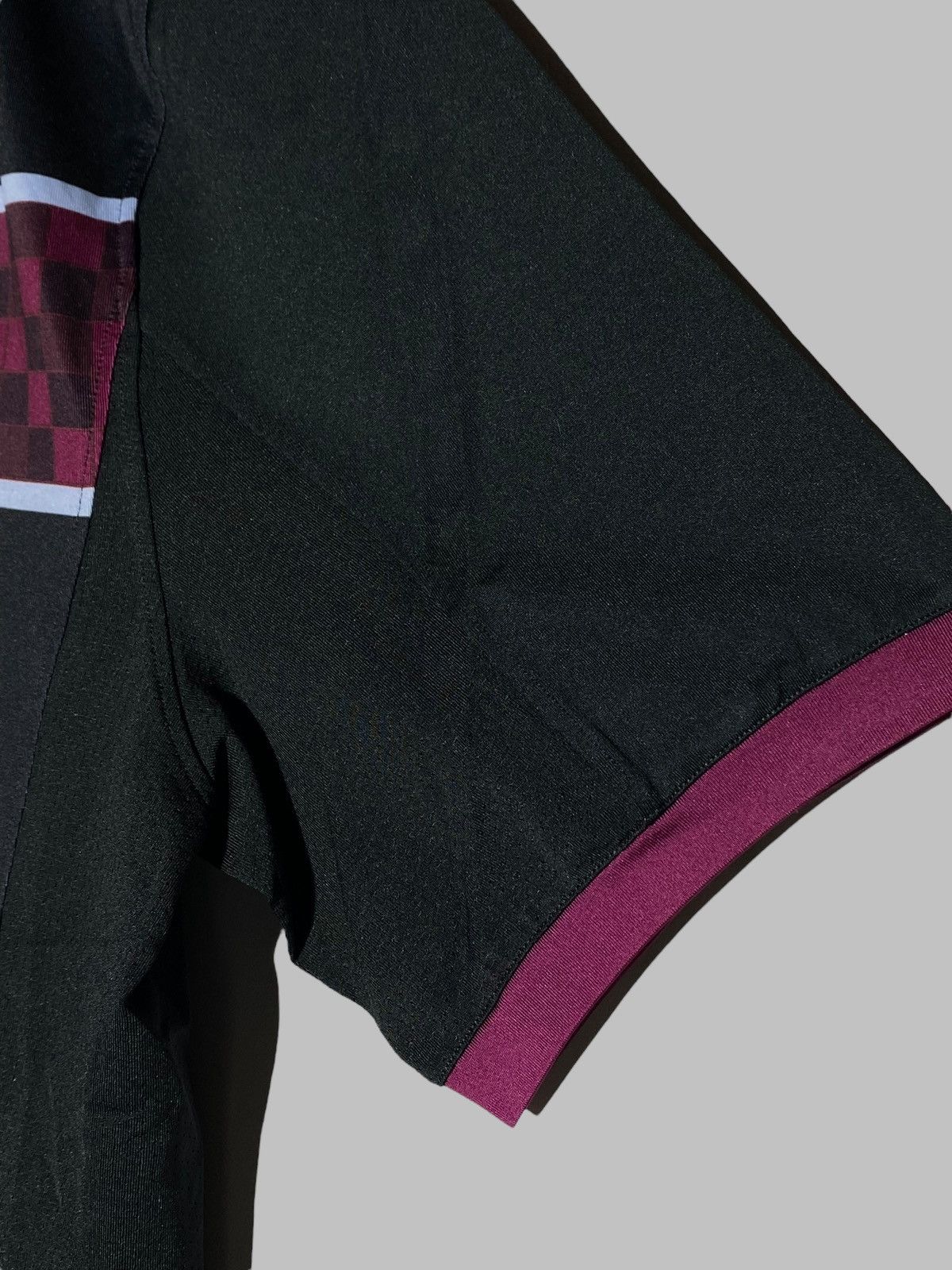 Under Armour Under Armour Aston Villa 2017/18 Away Football Shirt Size US L / EU 52-54 / 3 - 9 Thumbnail