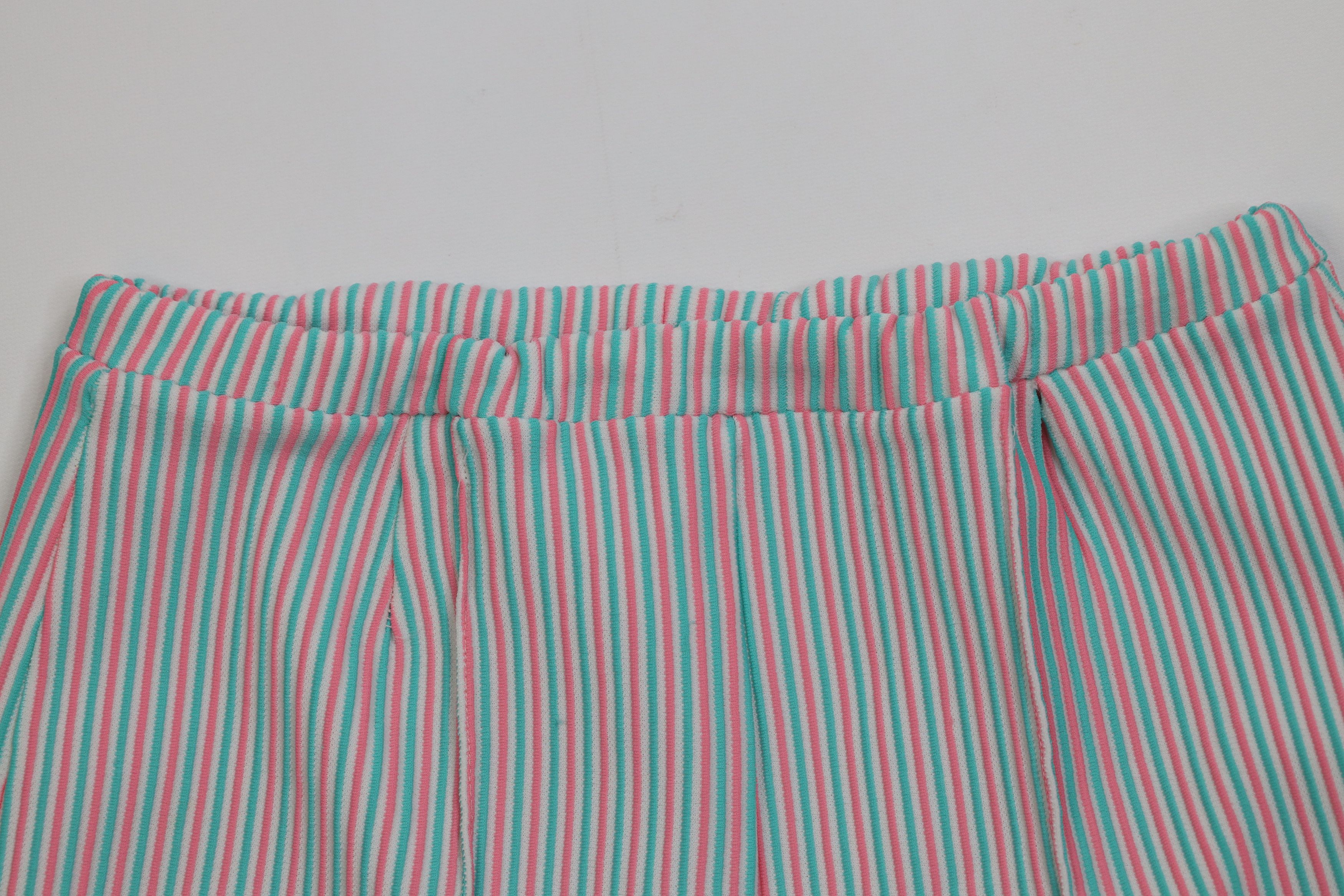 Vintage Vintage 50s Streetwear Knit Above Knee Beach Shorts USA Size 28" / US 6 / IT 42 - 2 Thumbnail