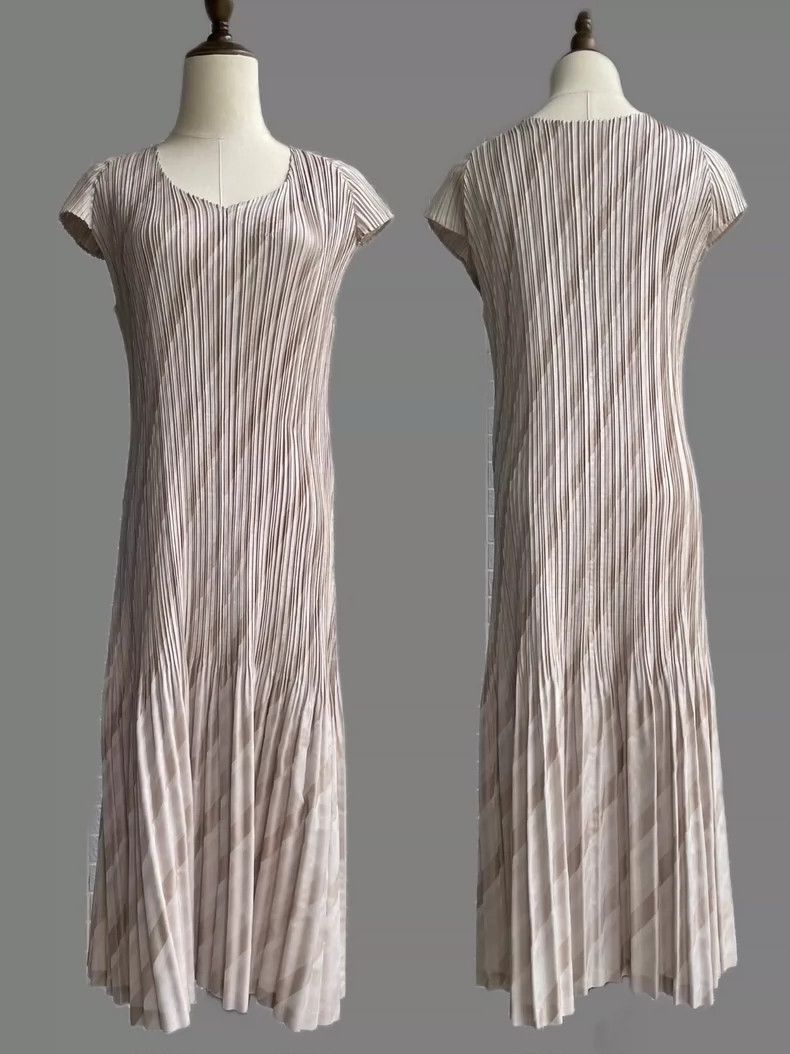 Issey Miyake Issey Miyake size:2 Grey mainline dress Size XS / US 0-2 / IT 36-38 - 2 Thumbnail