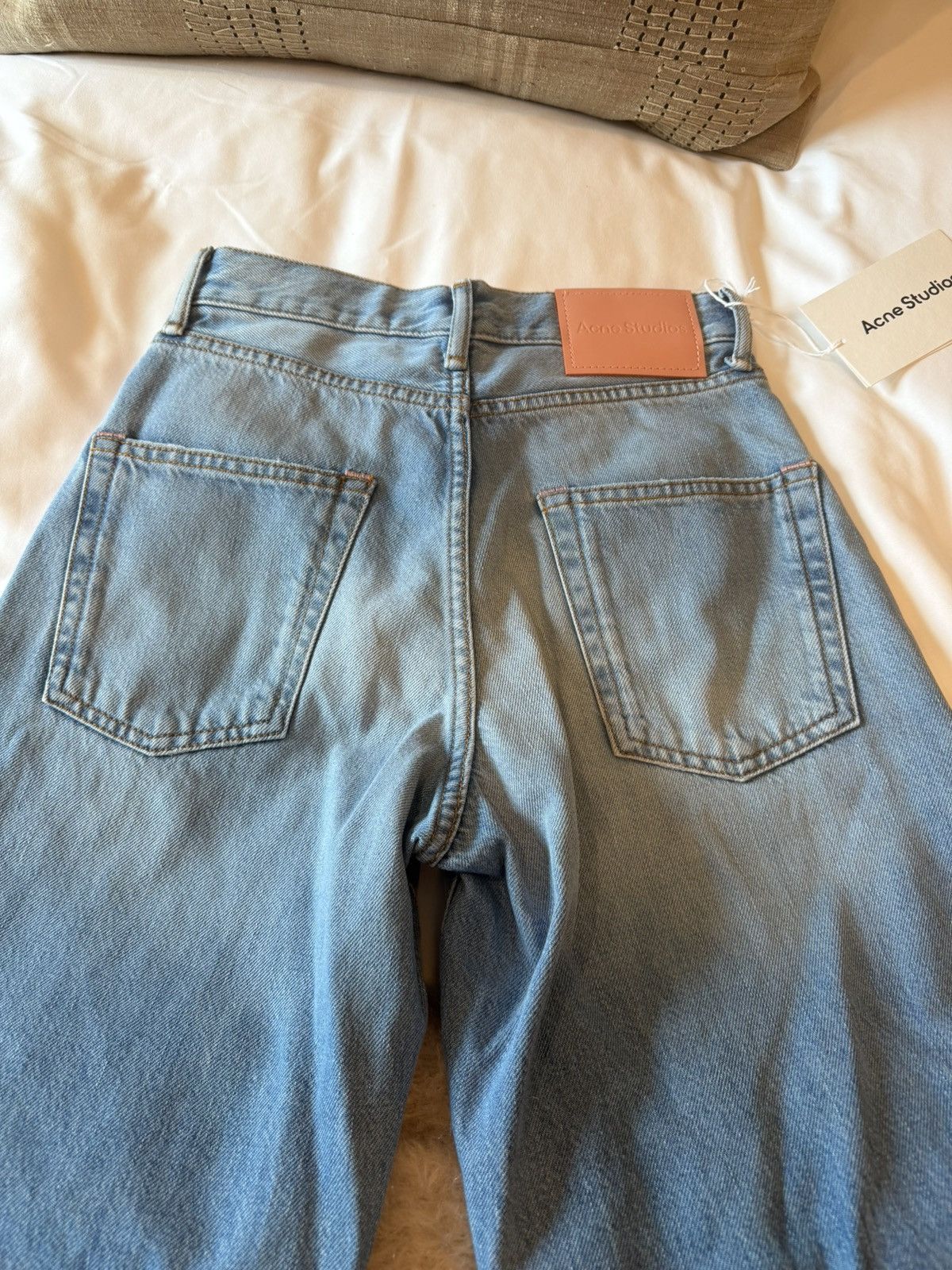 Acne Studios BRAND NEW W/ TAGS Acne Studios 1981 Loose Fit Jeans Size US 26 / EU 42 - 8 Thumbnail