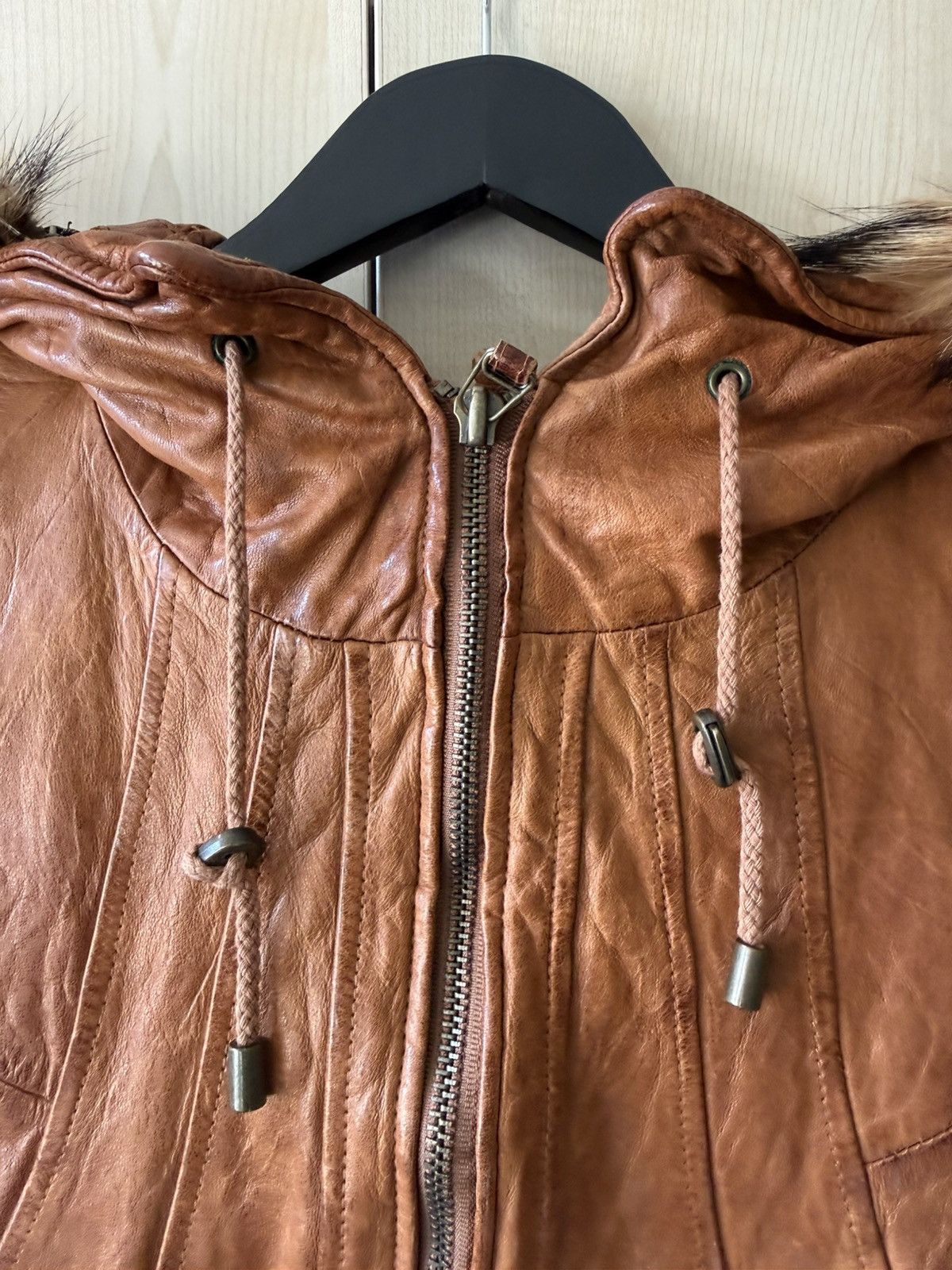 GOA GOA Vintage Leather Jacket w/ fur hood Size S / US 4 / IT 40 - 4 Thumbnail