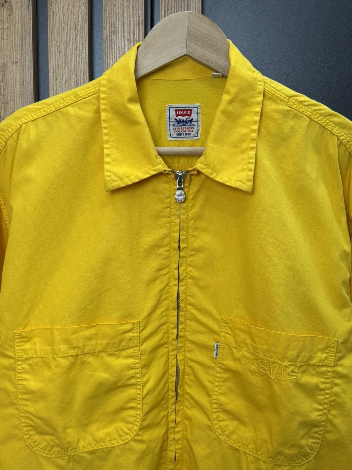 Levi's Vintage Clothing Vintage Levis Yellow Zip Up Jacket Shirt Mens Size L Size US L / EU 52-54 / 3 - 3 Thumbnail