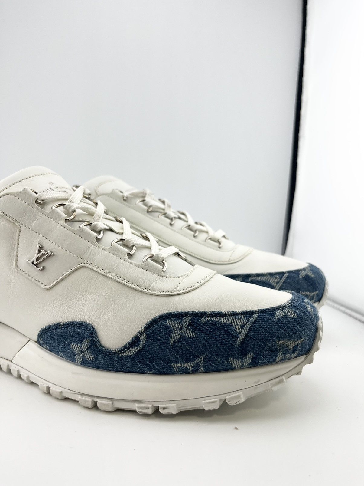 Louis Vuitton LOUIS VUITTON RUNAWAY WHITE DENIM BLUE SNEAKERS SIZE 9.5 Size US 9.5 / EU 42-43 - 4 Thumbnail