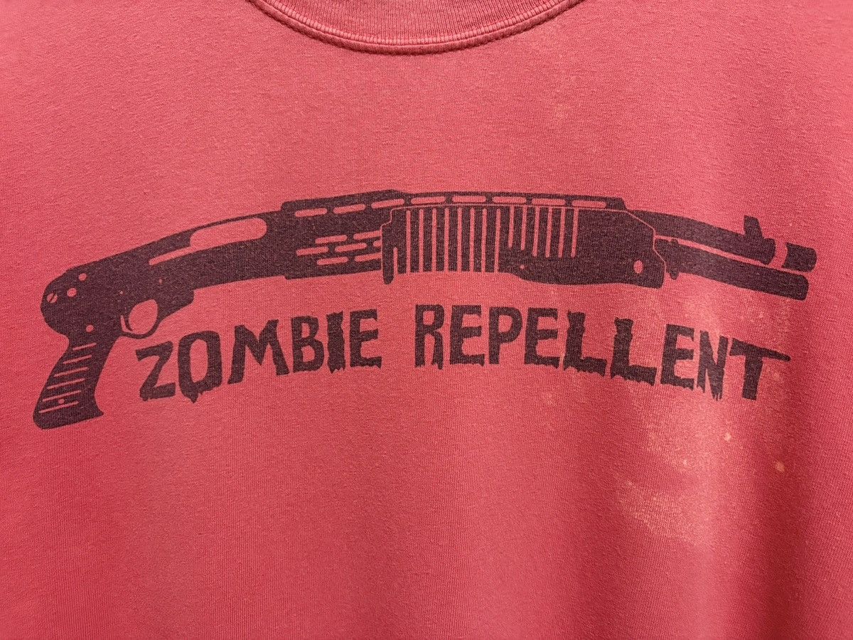 Vintage 2000’s Capcom Resident Evil - Zombie Repellent Promo T-Shirt Size US XL / EU 56 / 4 - 5 Thumbnail