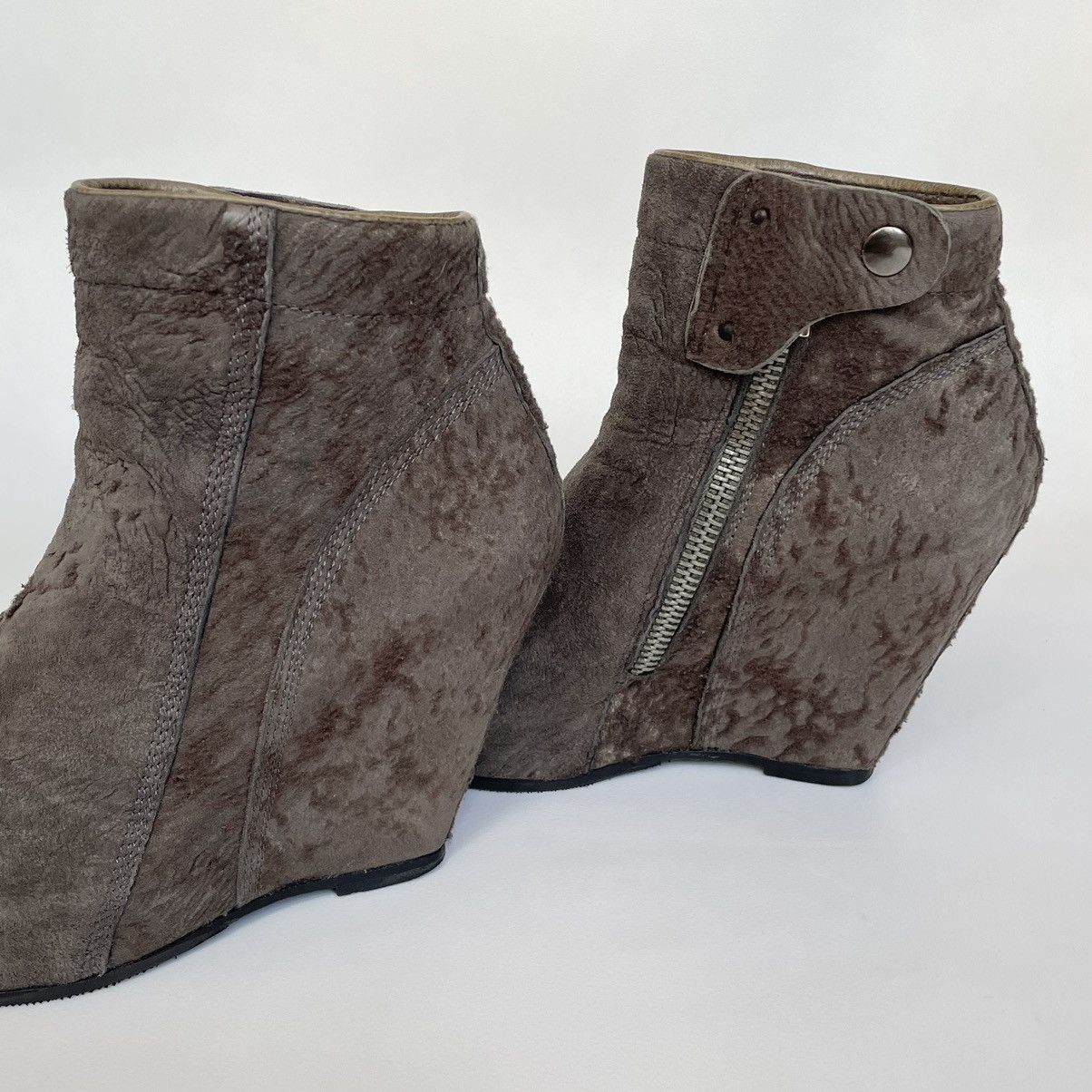 Rick Owens Distressed Shearling Biker Boots Size US 7 / IT 37 - 6 Thumbnail
