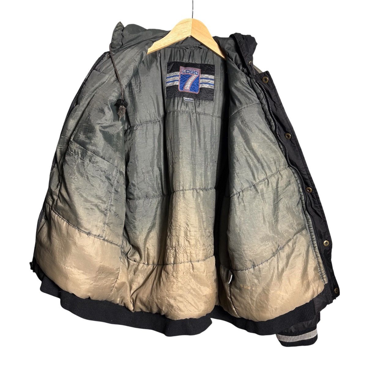 NFL Vintage 90s Raiders Puffer Hoodie Bomber Jacket / Distressed Size US XL / EU 56 / 4 - 6 Thumbnail