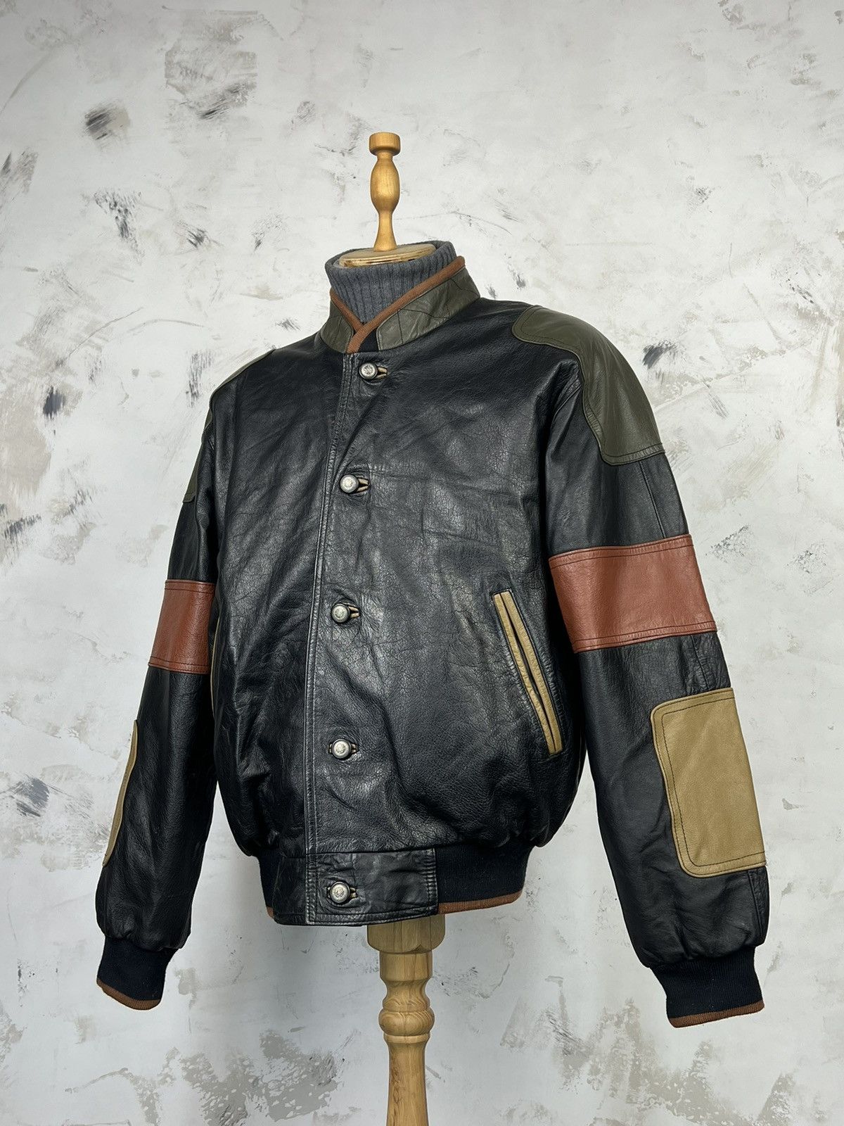 Vintage Vintage Duncan Row Leather Bomber Jacket Size L Size US L / EU 52-54 / 3 - 1 Thumbnail