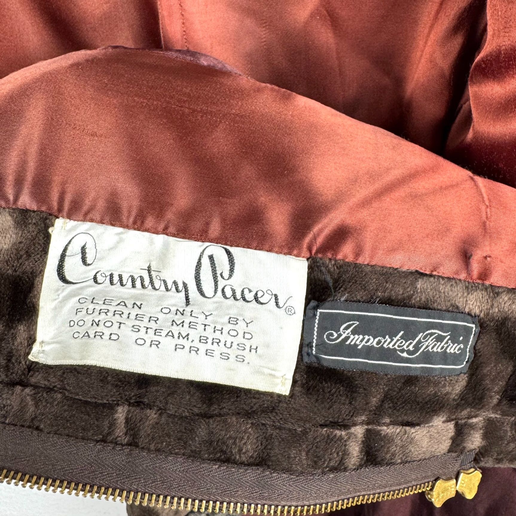 Vintage VINTAGE Country Pacer Coat Womens S Faux Fur Brown 70s 80s Long Fur Double Talon Zip - 36" Long Size S / US 4 / IT 40 - 7 Thumbnail