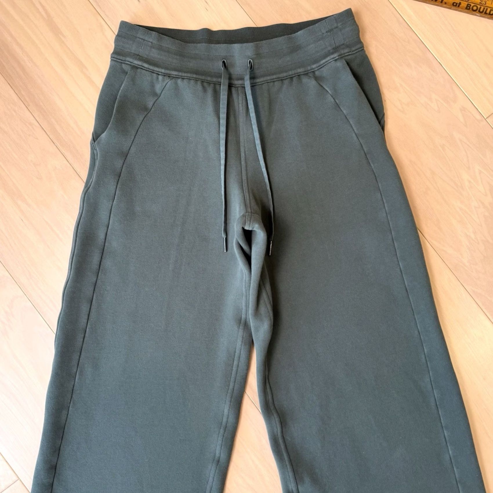Lululemon Lululemon Scuba Mid Rise Wide Leg Sweatpants Women's 6 Green Loungewear Comfort Pockets Athleisure Yoga Running Size 28" / US 6 / IT 42 - 3 Thumbnail