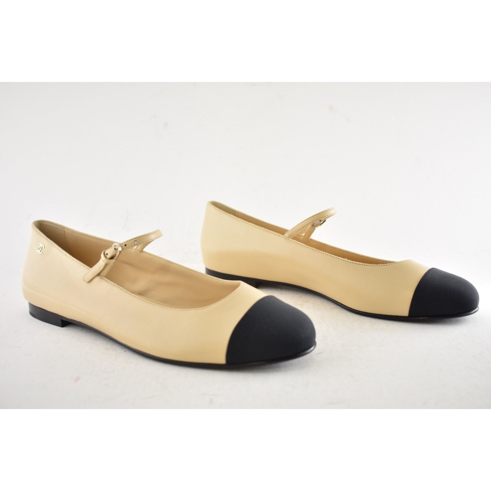Chanel Chanel 24A Beige Leather Black Logo Mary Jane Ballerina 41.5 Size US 11.5 / IT 41.5 - 4 Thumbnail