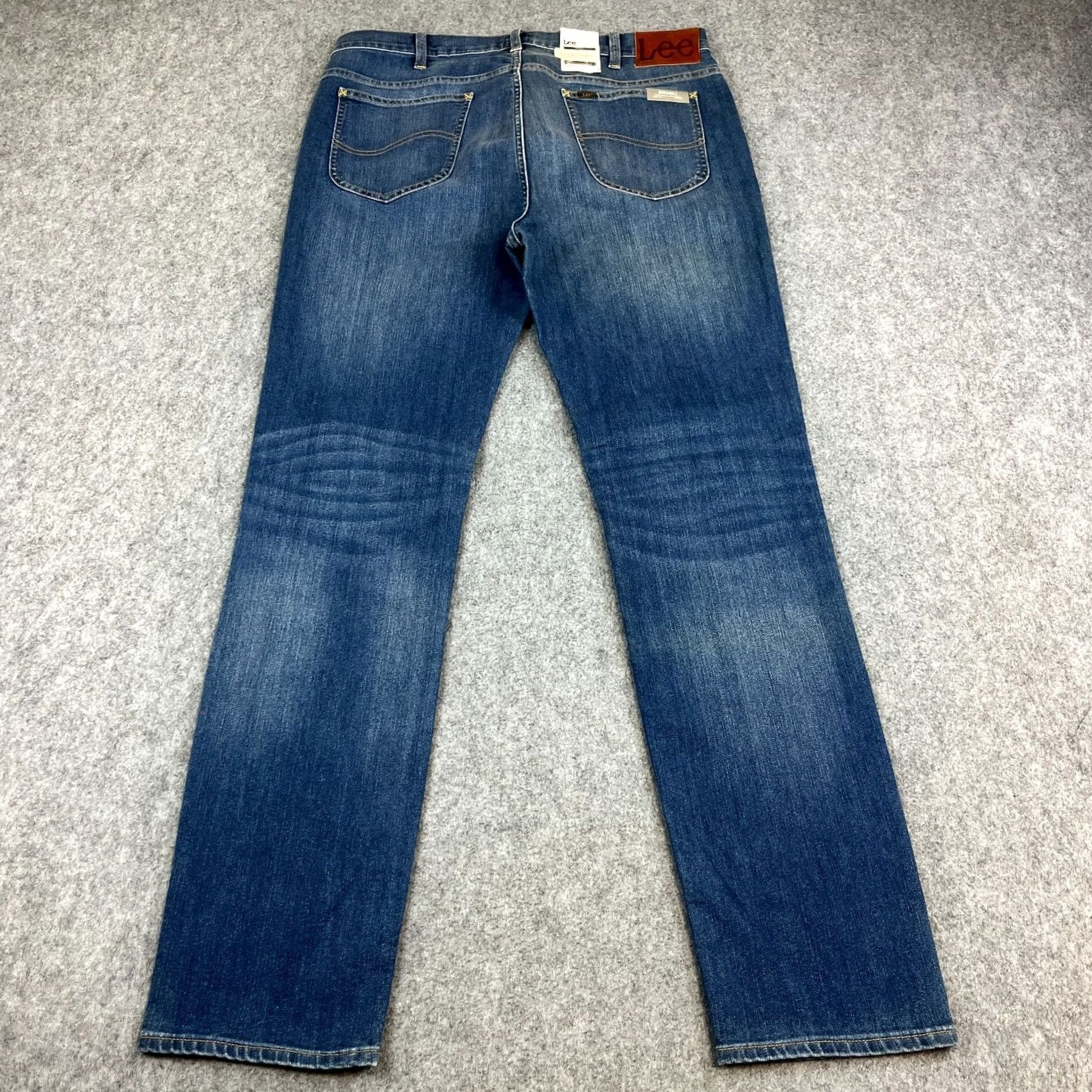 Lee Lee Rider Jeans Slim Straight 38 32 Medium Wash Blue Whiskers Zip Fly BNWTS Mens Jeans Slim Blue 5-Pocket Design Vintage? No Size US 38 / EU 54 - 2 Thumbnail