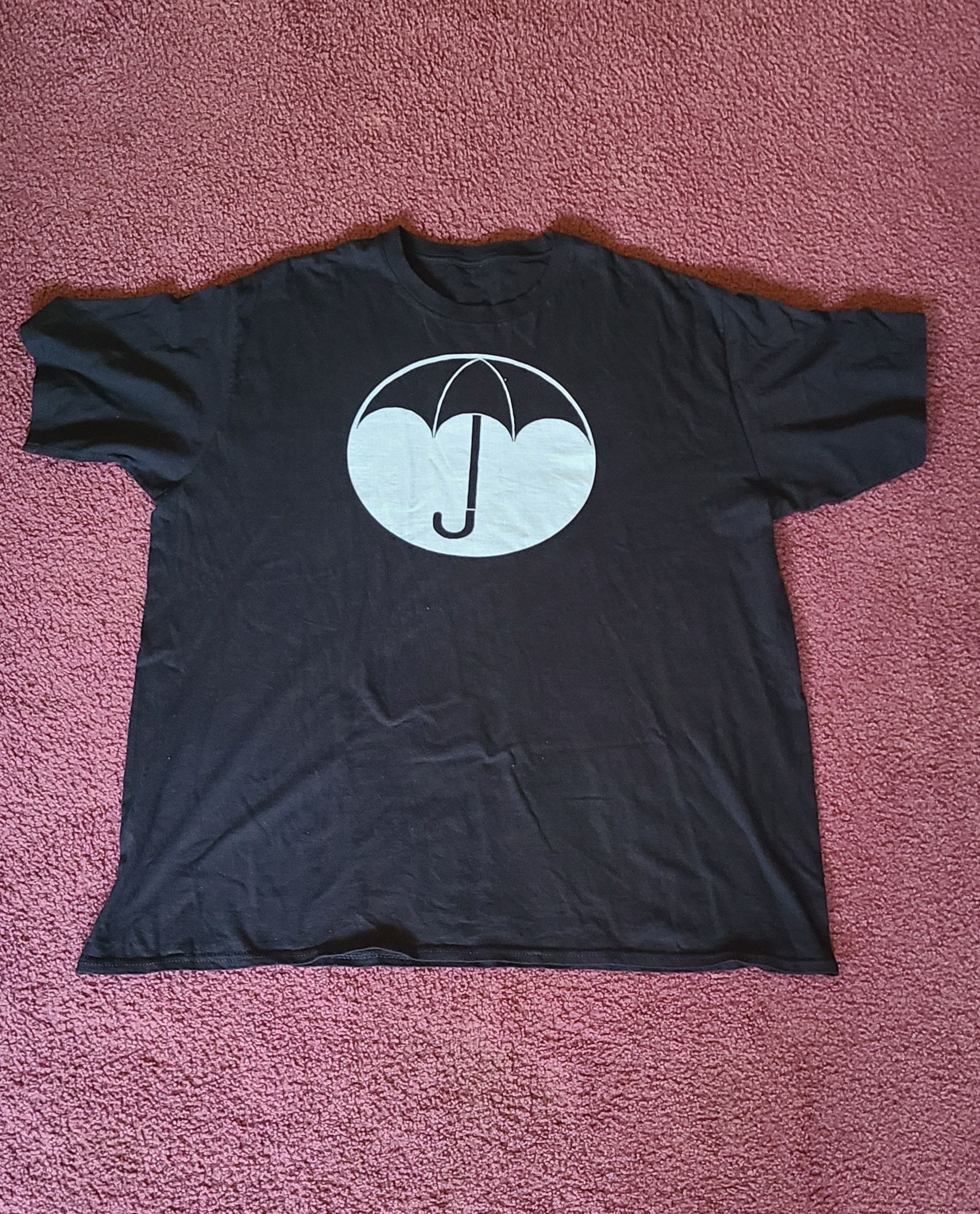 Other Umbrella academy t shirt Size US XXL / EU 58 / 5 - 1 Thumbnail