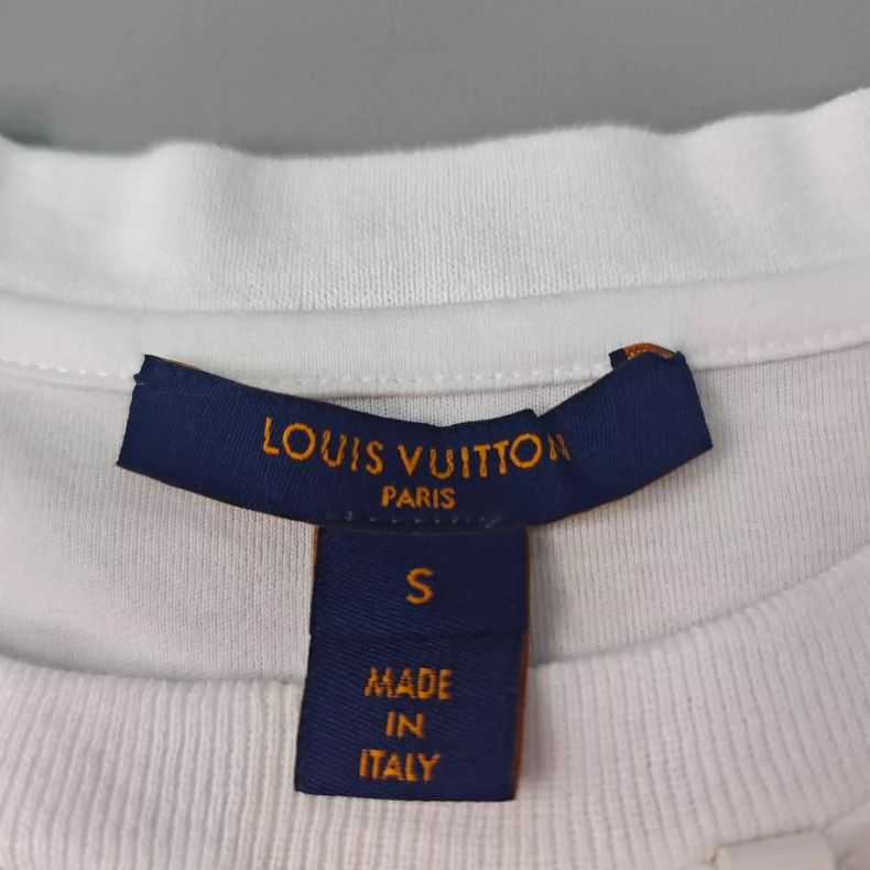 Louis Vuitton Louis Vuitton White three-dimensional logo chain short slee Size US S / EU 44-46 / 1 - 5 Thumbnail