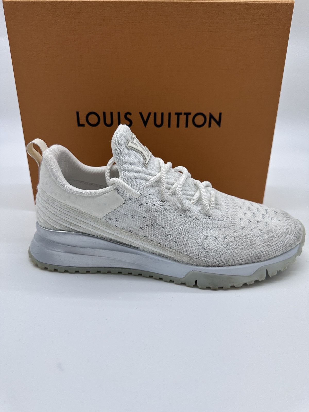 Louis Vuitton Louis Vuitton VNR Sneaker White Size 11 Size US 11 / EU 44 - 1 Thumbnail