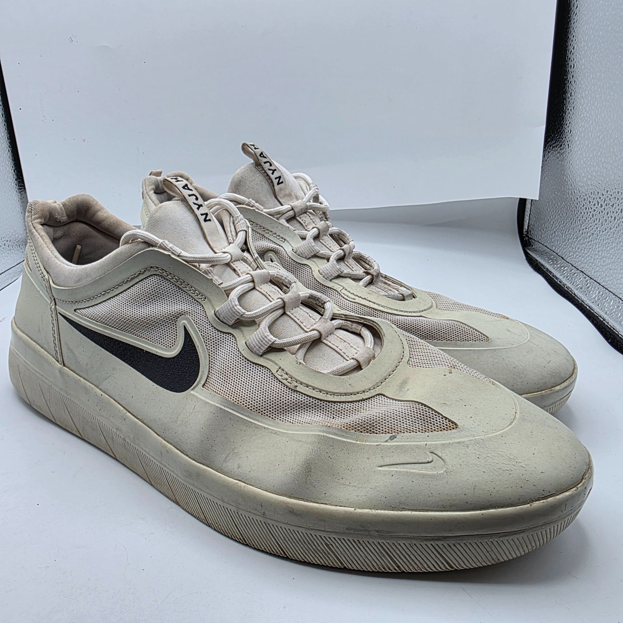 Nike Nike SB Nyjah Free 2.0 Mens Size 14 Summit White Black Sneak Size US 14 / EU 47 - 1 Thumbnail