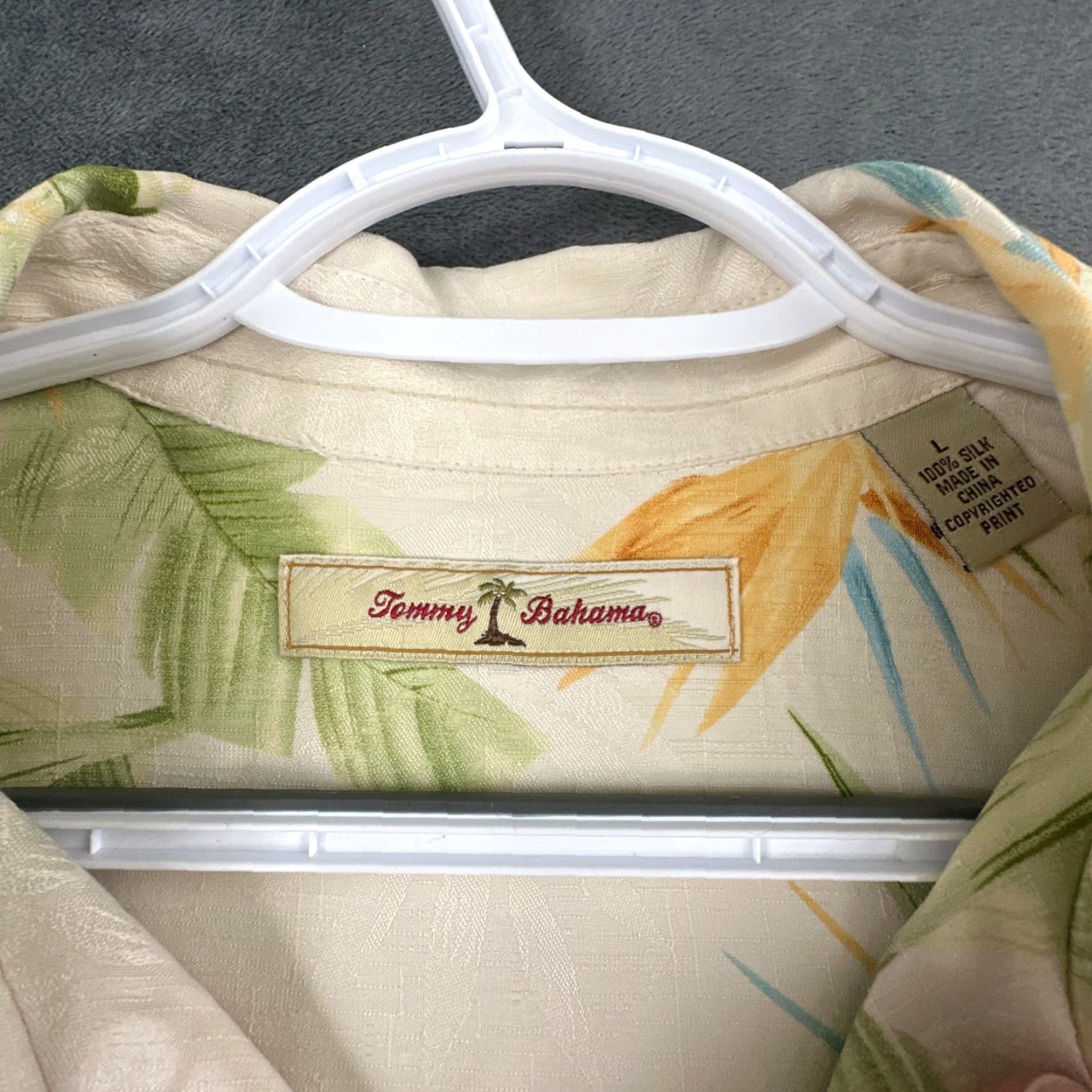 Tommy Bahama Tommy Bahama Shirt Mens Large Silk White Floral Hawaiian Button-Up Casual Beachwear 100% Silk Long Sleeve Multicolor Hawaiian Mens L Size US L / EU 52-54 / 3 - 3 Thumbnail