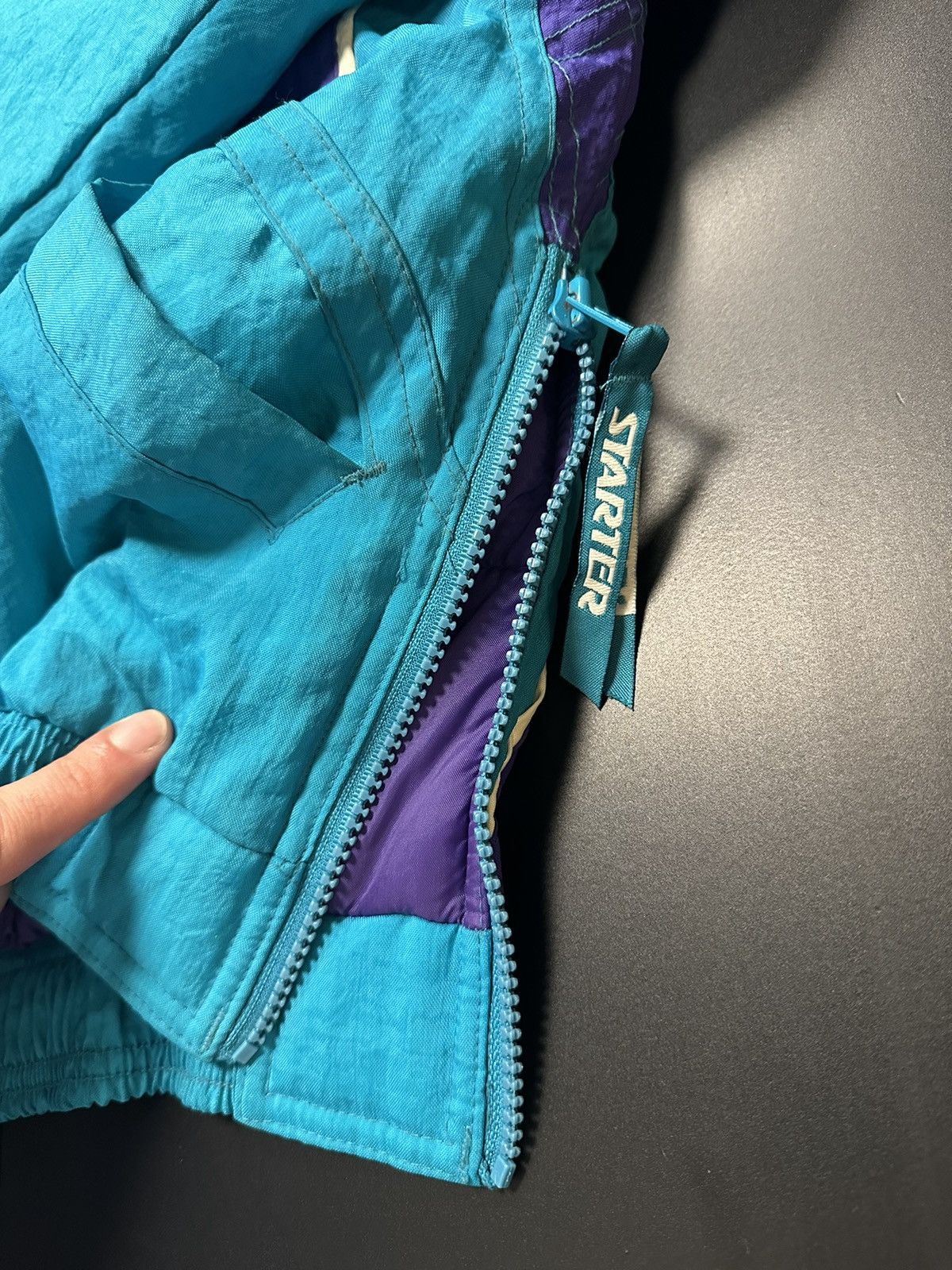 Starter 🟢 Vintage 90s Starter Charlotte Hornets NBA Jacket Original Size XS / US 0-2 / IT 36-38 - 8 Thumbnail