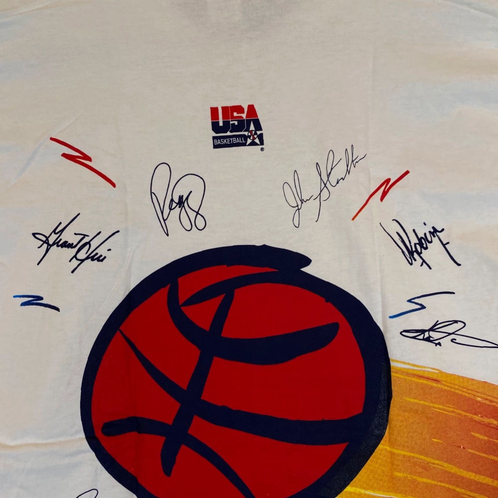 Fruit Of The Loom VINTAGE Fruit of the Loom Dream Team Basketball Shirt Mens XL White Logo Tee S/S 1990s Size US XL / EU 56 / 4 - 7 Thumbnail