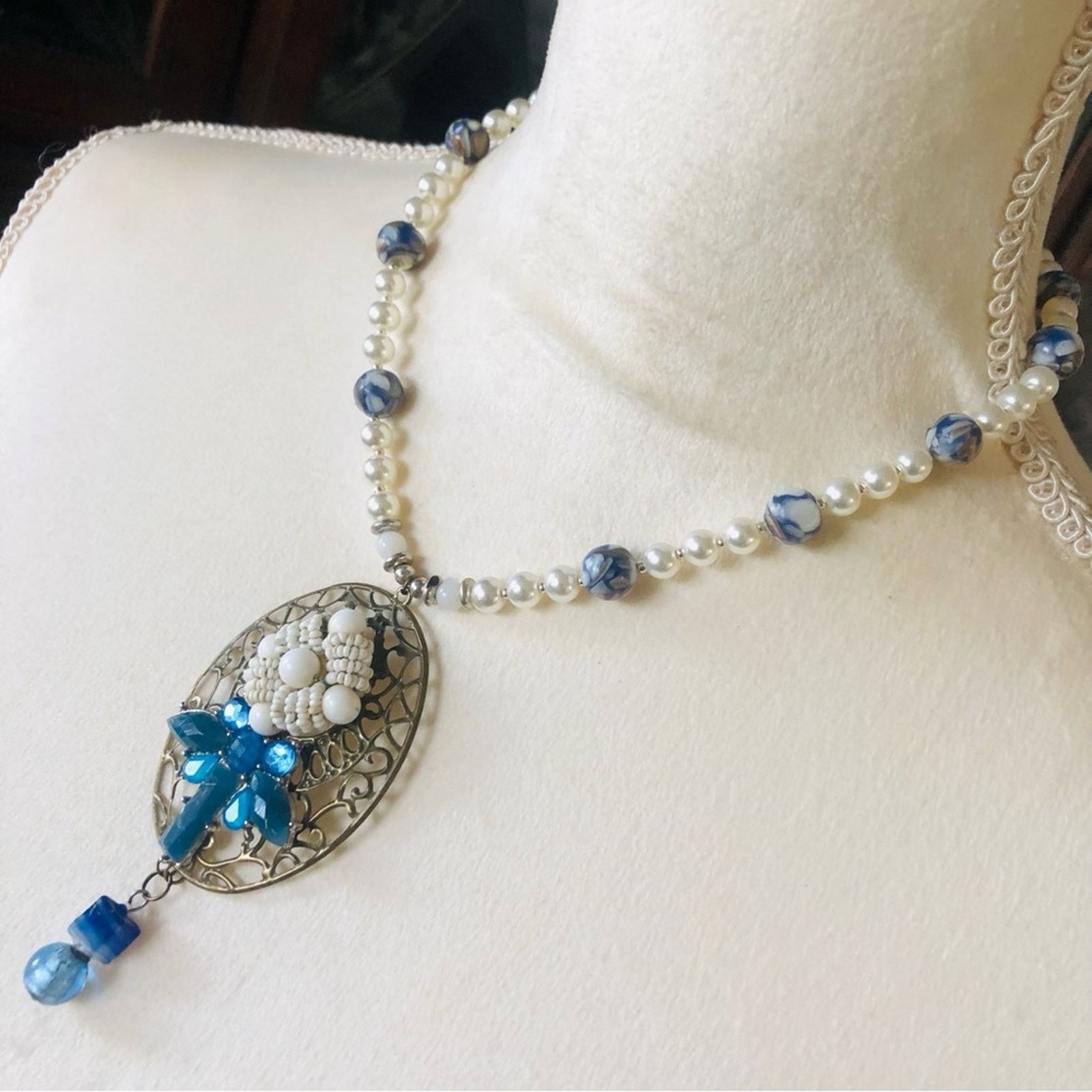 Handmade Handcrafted repurpose cal-silica pearl necklace Size ONE SIZE - 4 Thumbnail