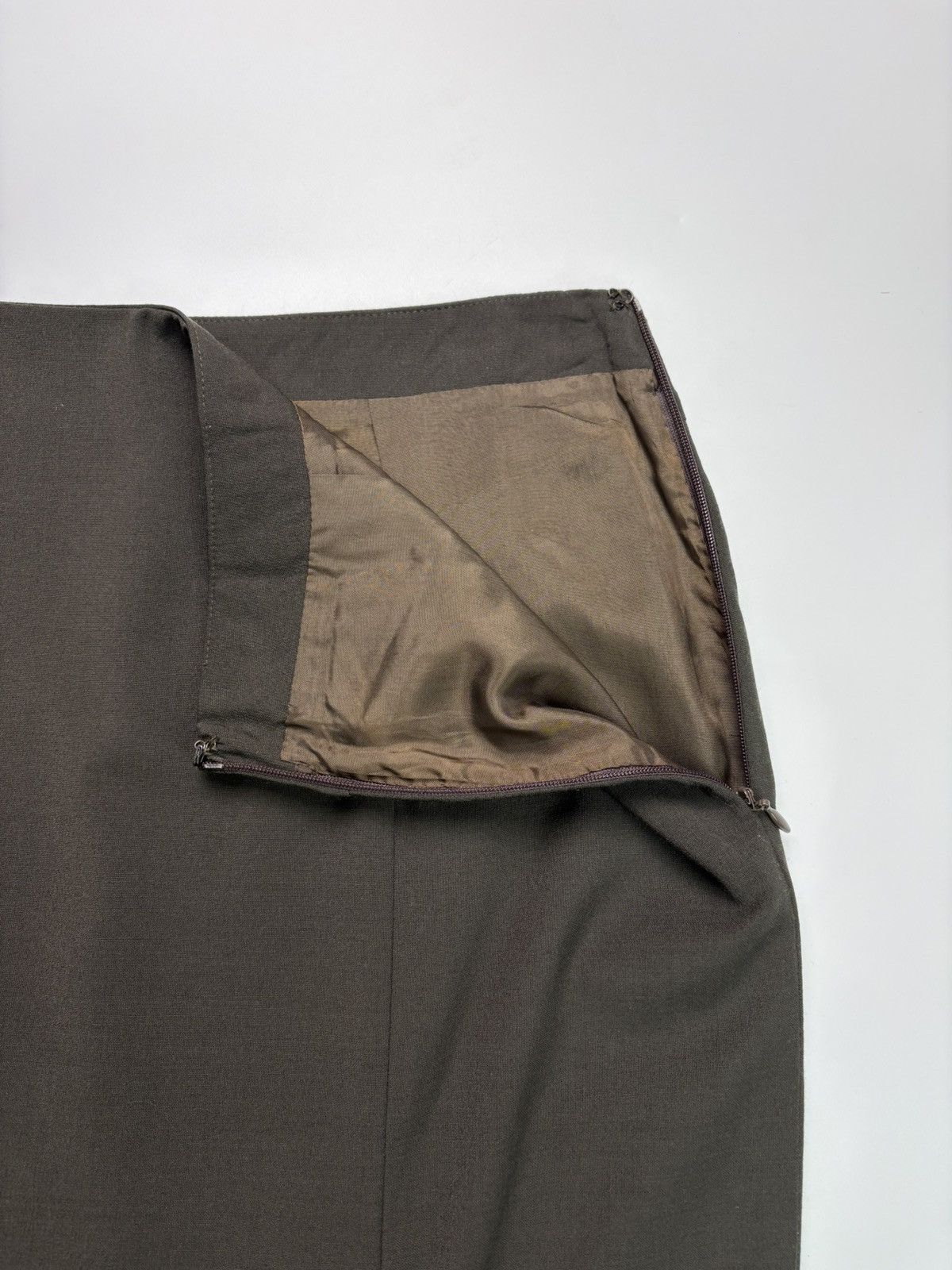 Gucci 1995 Gucci Tom Ford Wool Midi Skirt Size 28" / US 6 / IT 42 - 4 Thumbnail