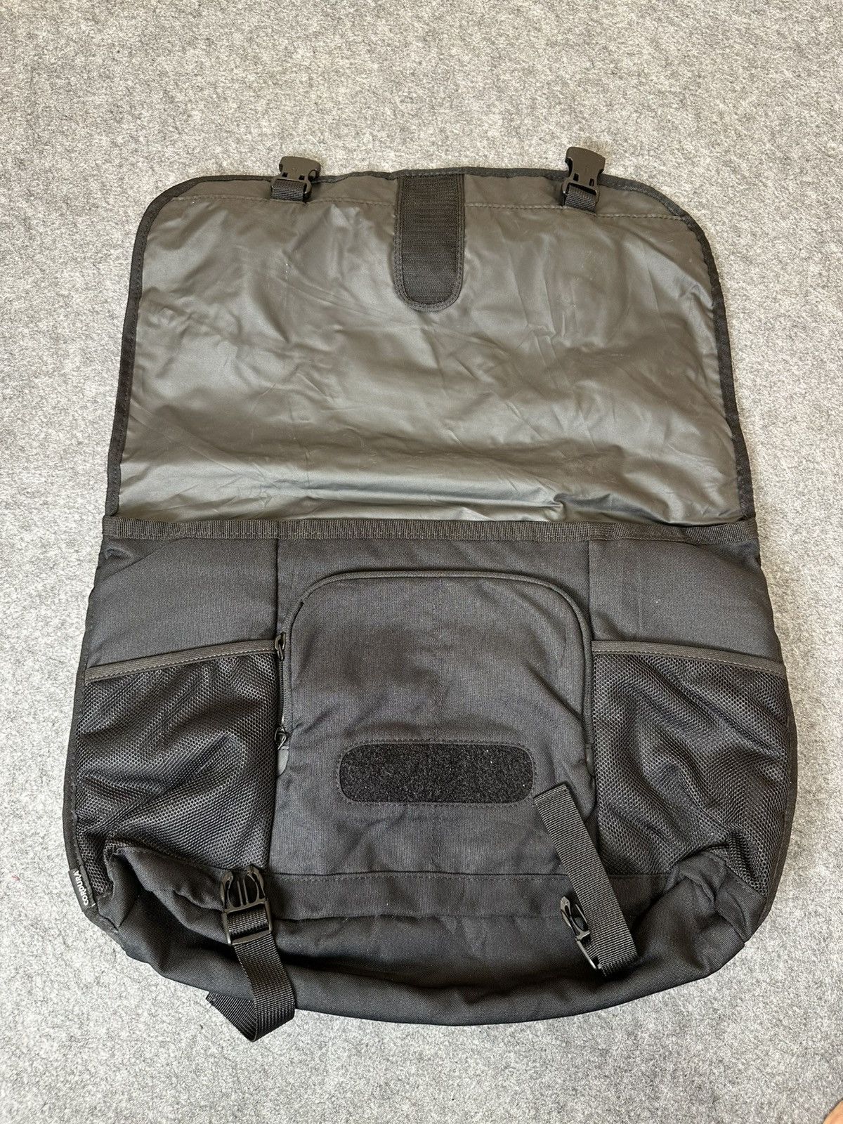 Nike Nike Cordura messenger bag with an adjustable strap. Size ONE SIZE - 7 Thumbnail