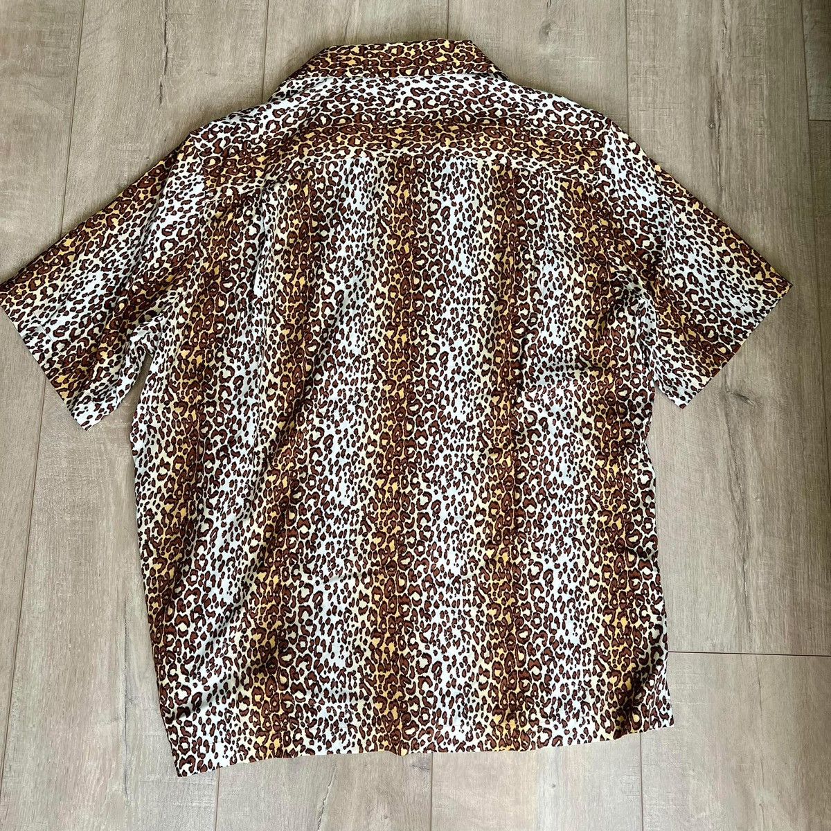 Celine × Hedi Slimane SS23 Leopard Print Hawaiian Shirt sz38/40/41/42 Size US M / EU 48-50 / 2 - 6 Thumbnail