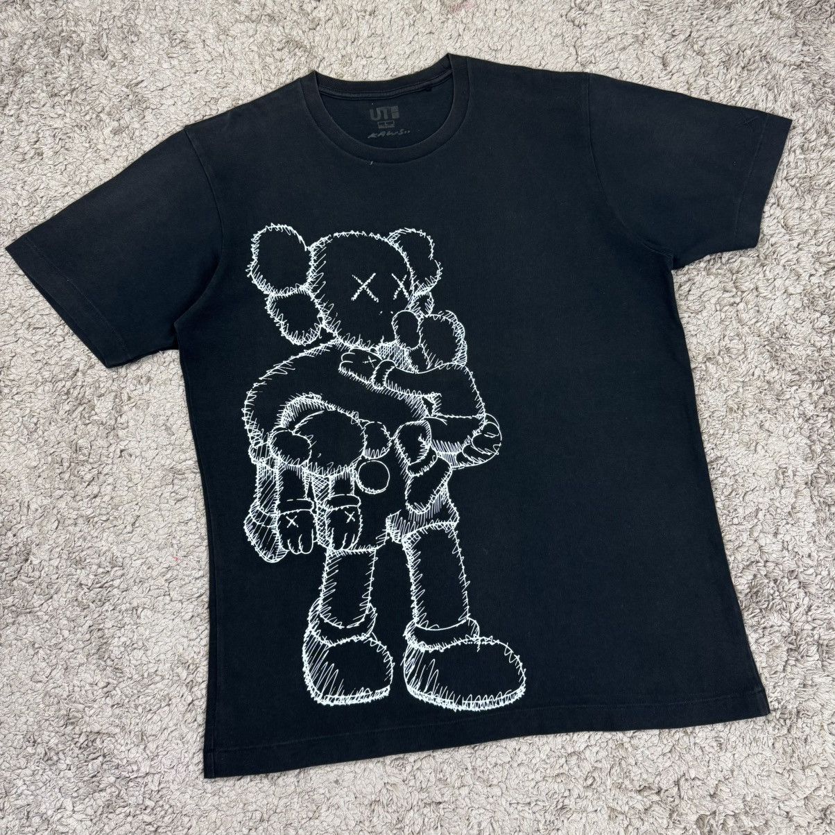 Japanese Brand UT x Kaws T-shirt Size US L / EU 52-54 / 3 - 3 Thumbnail