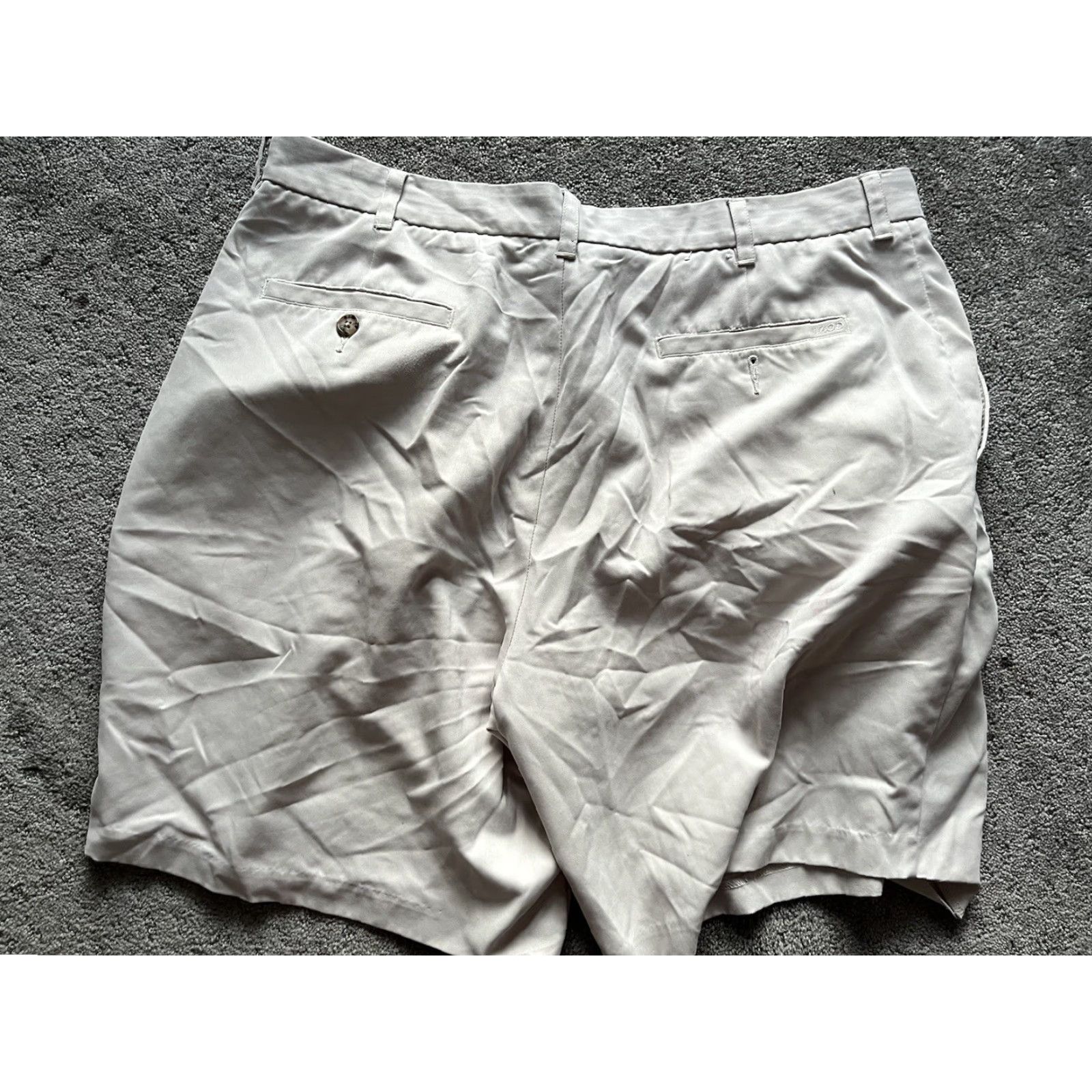 Izod Izod Golf Shorts Mens 38 Beige Pleated Front Solid Chino Size US 38 / EU 54 - 2 Thumbnail