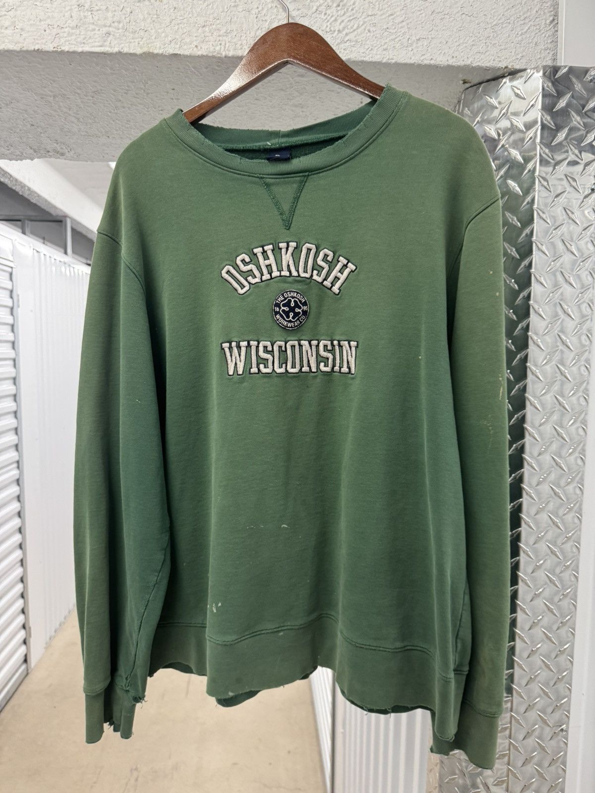 4GSELLER Vintage Distressed OshKosh Faded Green Crewneck Size US XL / EU 56 / 4 - 1 Thumbnail