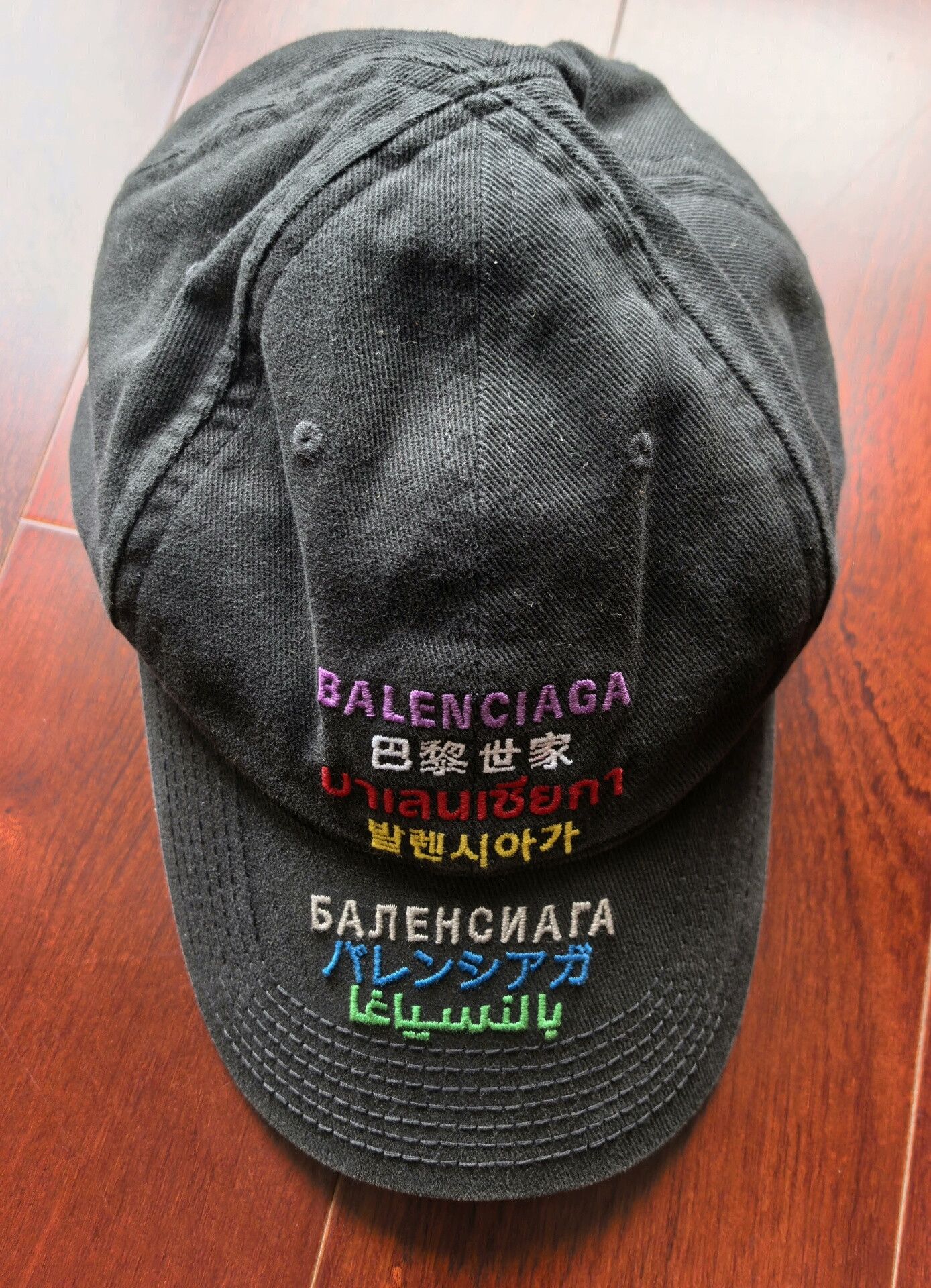 Balenciaga Balenciaga Multilingual Baseball Cap in Black Size ONE SIZE - 1 Thumbnail