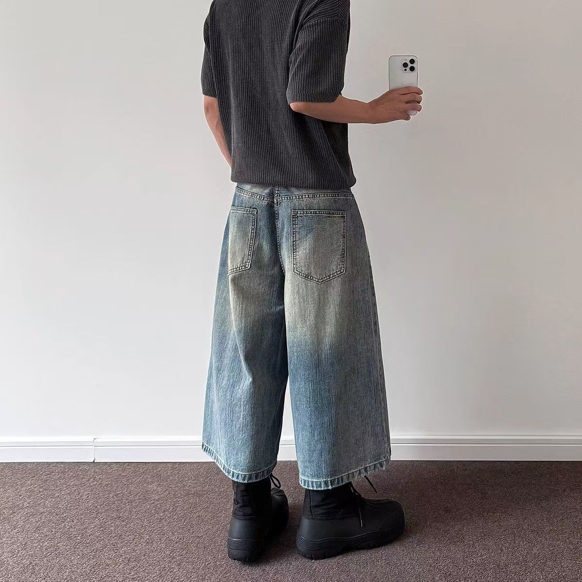 Vintage Men's washed distressed light blue wide-leg denim shorts Size US 32 / EU 48 - 4 Thumbnail