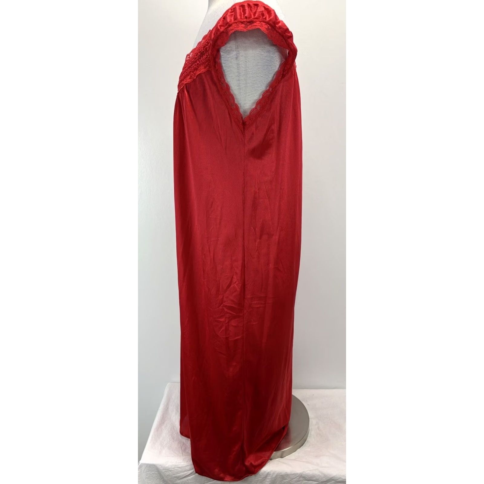 Vintage VINTAGE Jill Andrea Nylon Nightgown Womens L Red Lace Trim Long Made USA 70s Sleepwear Size ONE SIZE - 2 Thumbnail