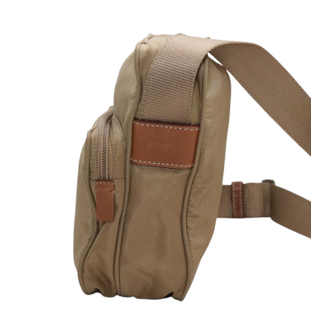 Prada Prada - Amazon Beige Nylon Shoulder Bag Triangle Logo Size ONE SIZE - 3 Thumbnail